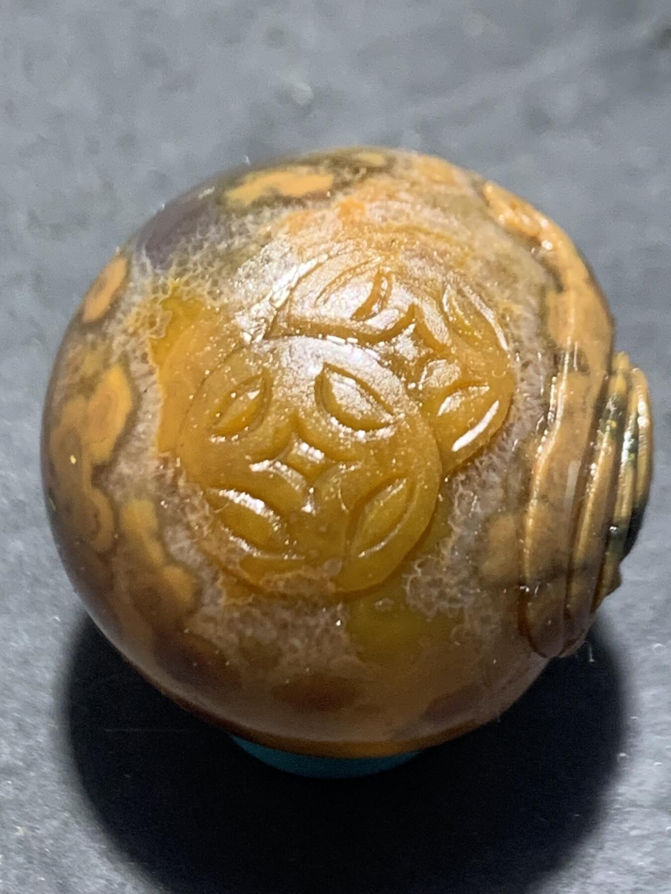 精美亚光冻料战国红玛瑙手工巧雕蝙蝠，钱币（财福双至）圆珠一个，