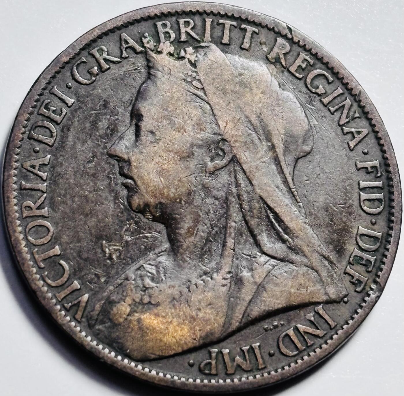 文馨钱币收藏第 203 场，英系套册纪念币，古铜币 好品 1901 年英国维多利亚披纱版 1 便士古铜币