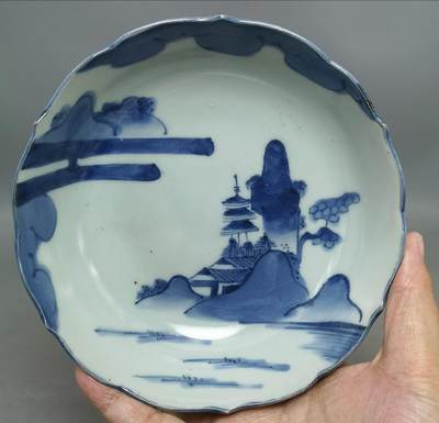 明清瓷器专场 - 晚清时期日本青花山水纹菱花口盘