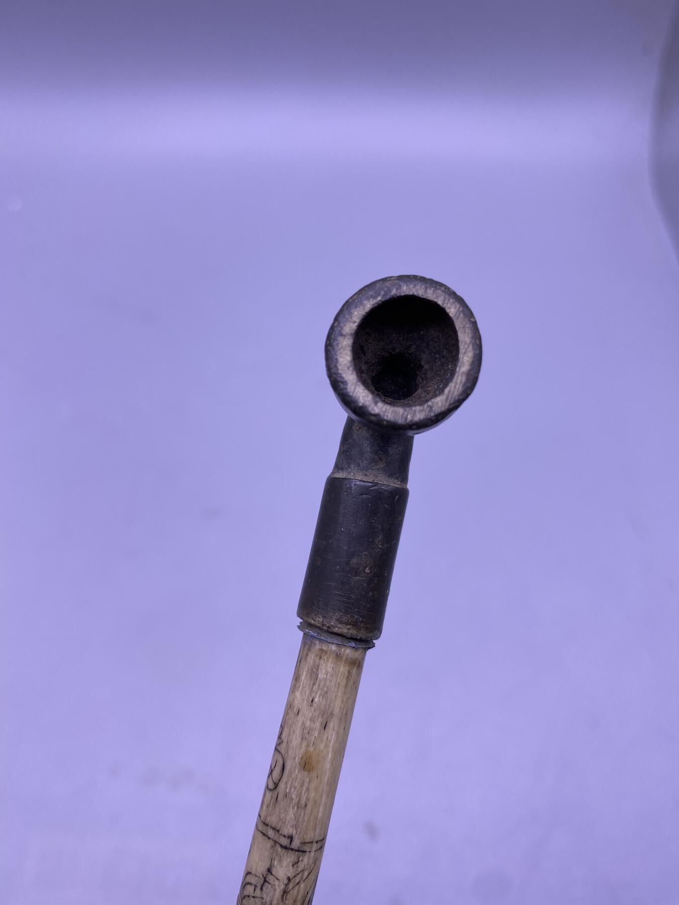 老骨雕人物烟枪，尺寸24厘米，品相如图，200包快递