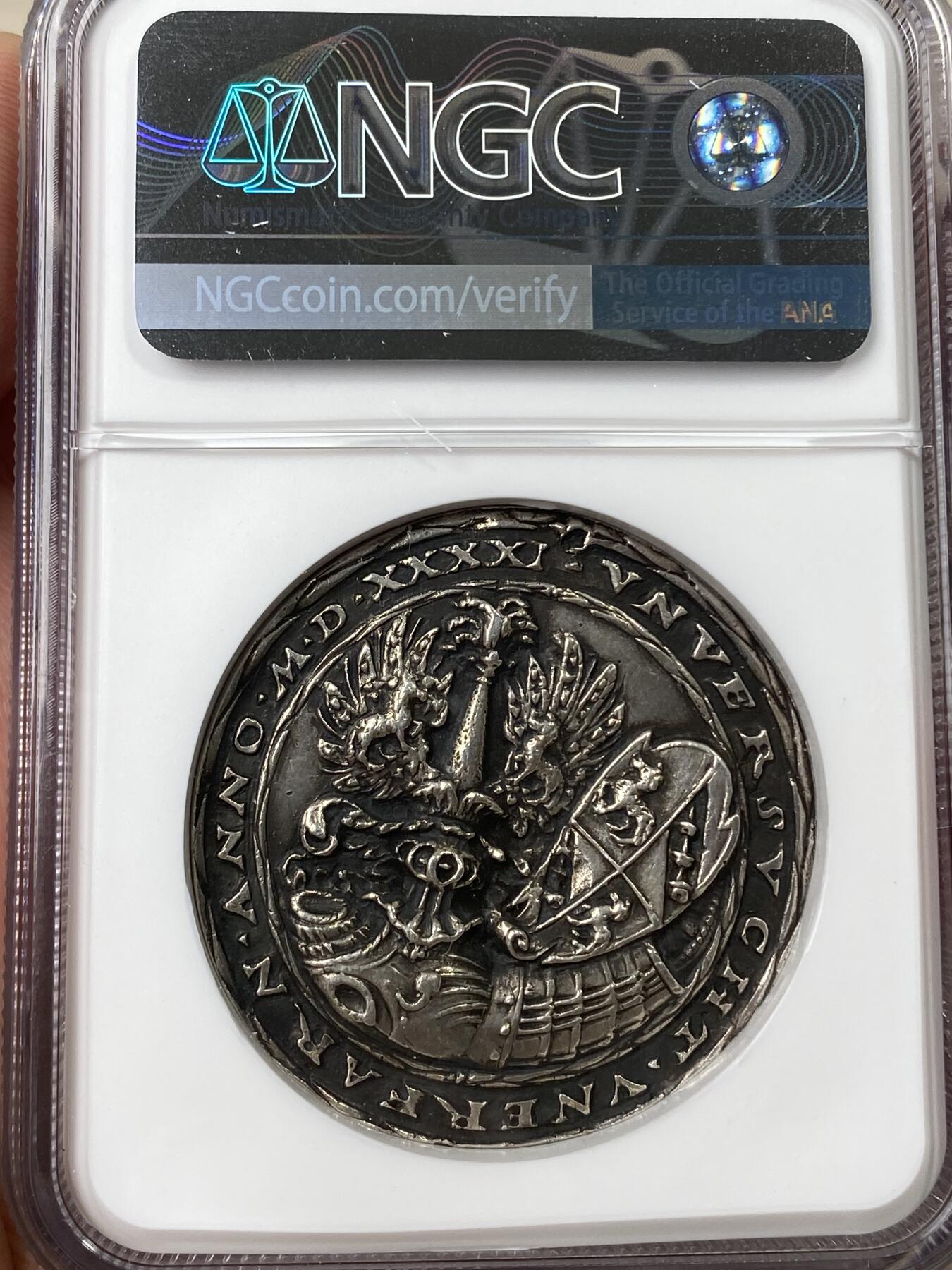 万国钱币拍卖第040期（万国2025新年大拍） NGC MS62 1541年德国纽伦堡马修斯·格贝尔颁发给威廉·洛菲尔霍茨的“德国文艺复兴大银章” 38.2MM，27.75G 威廉·洛菲尔霍茨1530年担任奥格斯堡议会的巴伐利亚议员 是优秀的政治家和贵族军阀 近500年的MS极致品相 来自德国汉堡克雷斯收藏Kress Collection601号 同款24年7月30000元