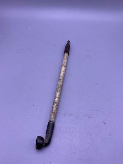 老骨雕人物烟枪，尺寸24厘米，品相如图，200包快递 - 老骨雕人物烟枪，尺寸24厘米，品相如图，200包快递