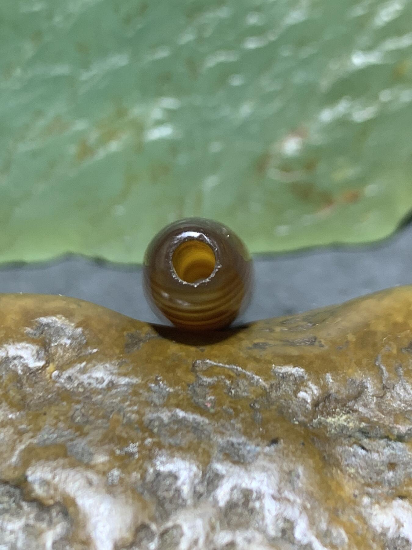 精美高玉化千层纹缠丝玛瑙桶珠一颗，