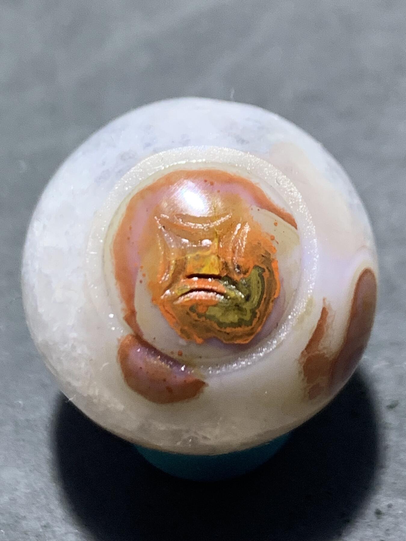 精美冰飘天眼纹战国红玛瑙手工雕刻钱币珠一颗！