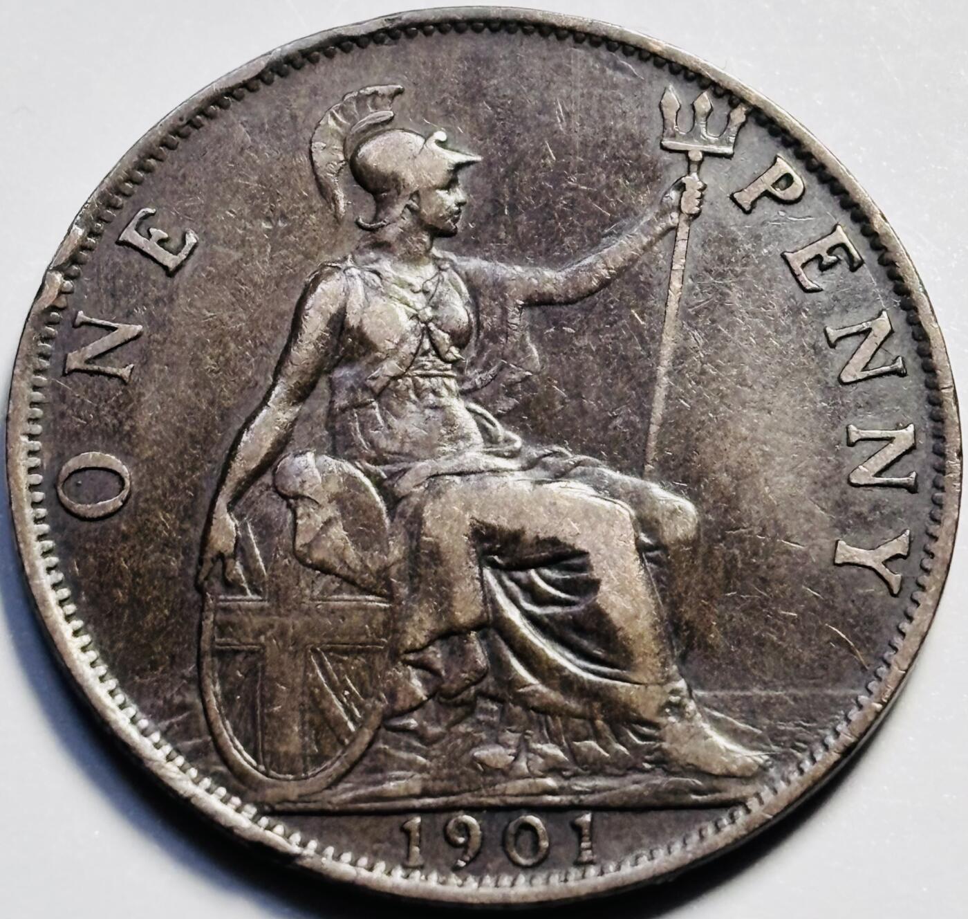 文馨钱币收藏第 203 场，英系套册纪念币，古铜币 少见极美品 1901 年英国维多利亚女王末年披纱版 1 便士古铜币