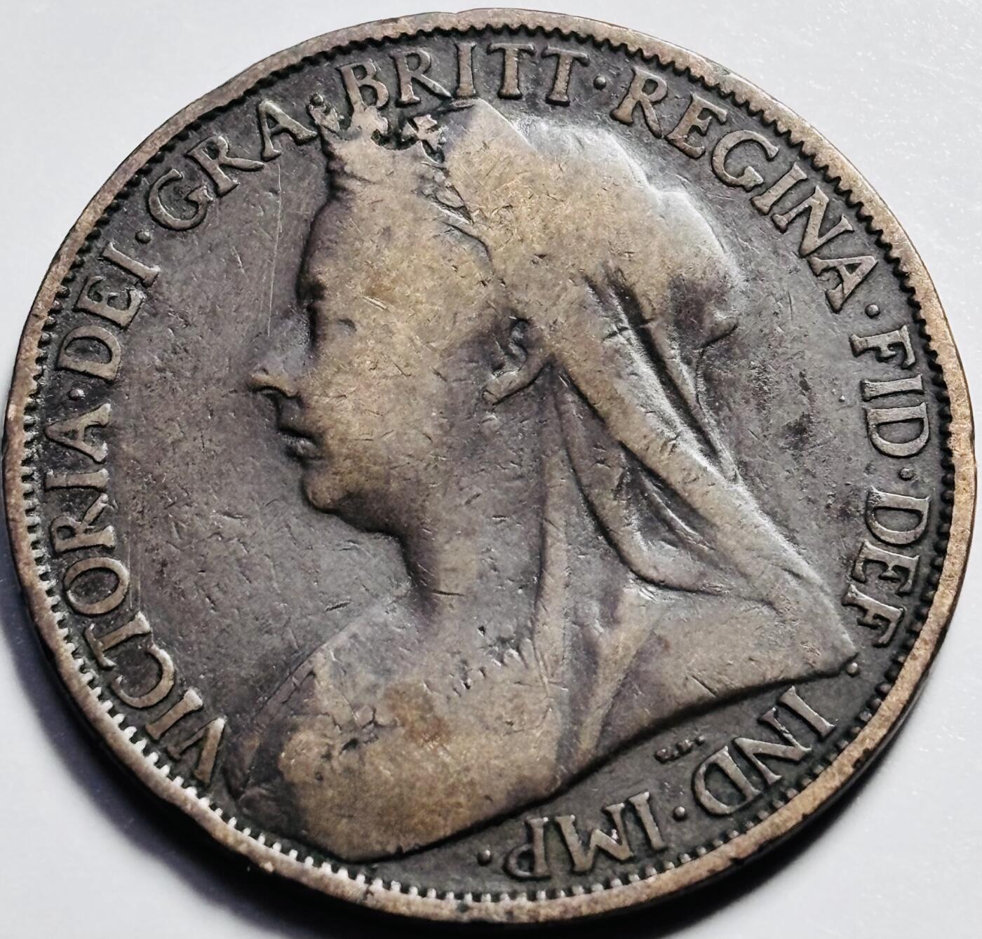 文馨钱币收藏第 203 场，英系套册纪念币，古铜币 好品 1901 年英国维多利亚披纱版 1 便士古铜币