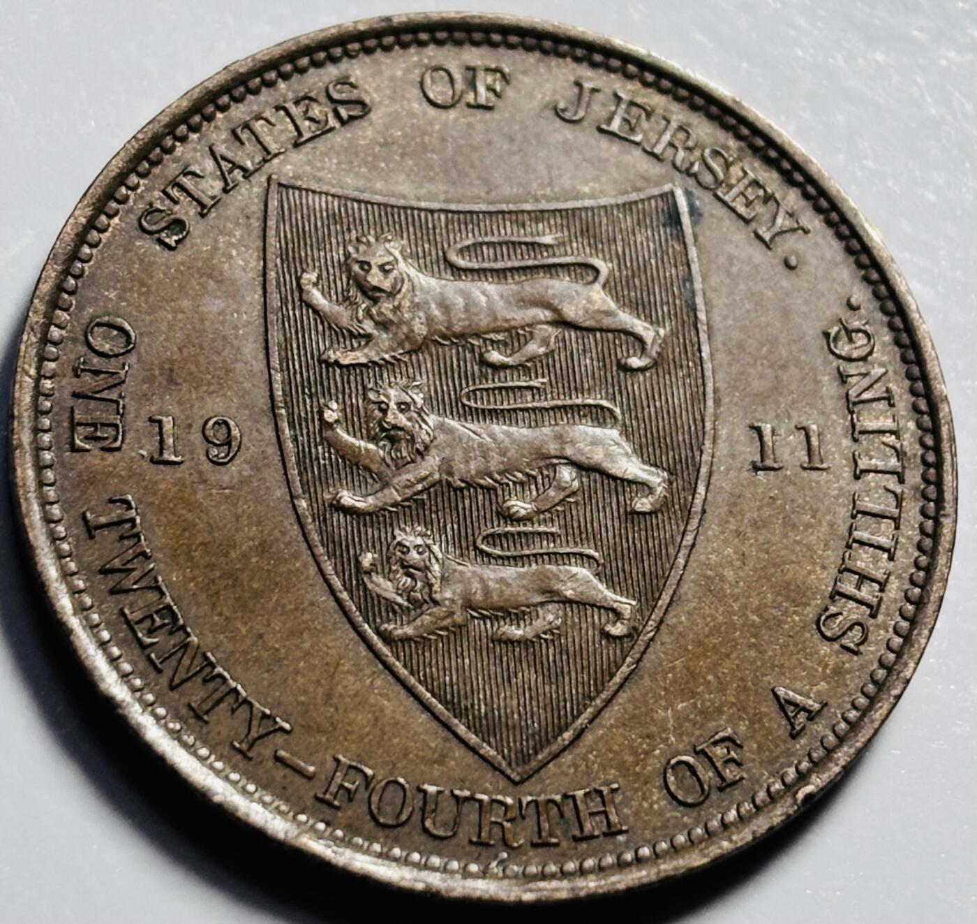 文馨钱币收藏第 203 场，英系套册纪念币，古铜币 少见极美品 1911 年英属泽西 1/24 先令铜币，乔五登基年首版