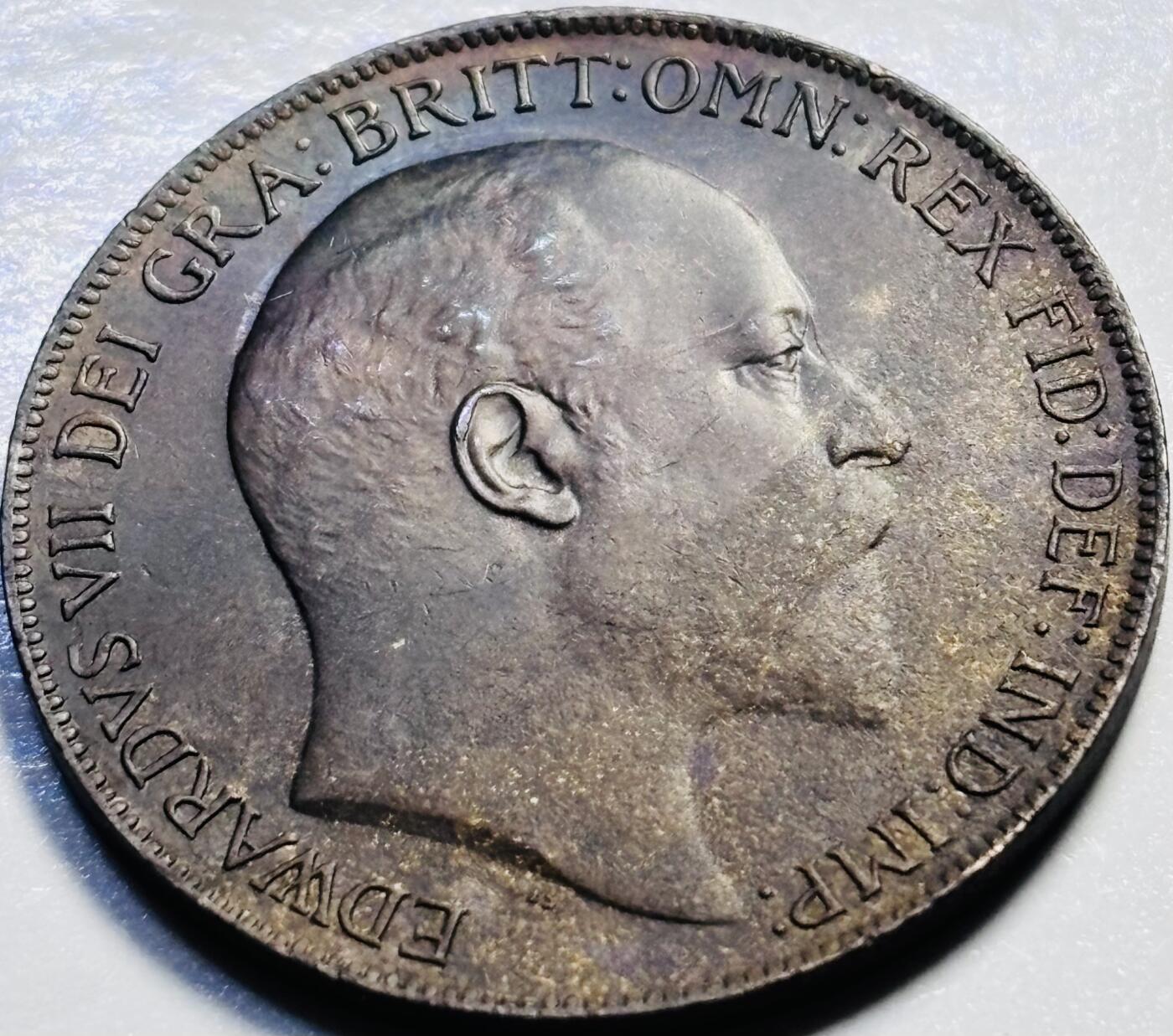 文馨钱币收藏第 203 场，英系套册纪念币，古铜币 带彩极美品 1910 年英国爱德华七世 1 便士古铜币