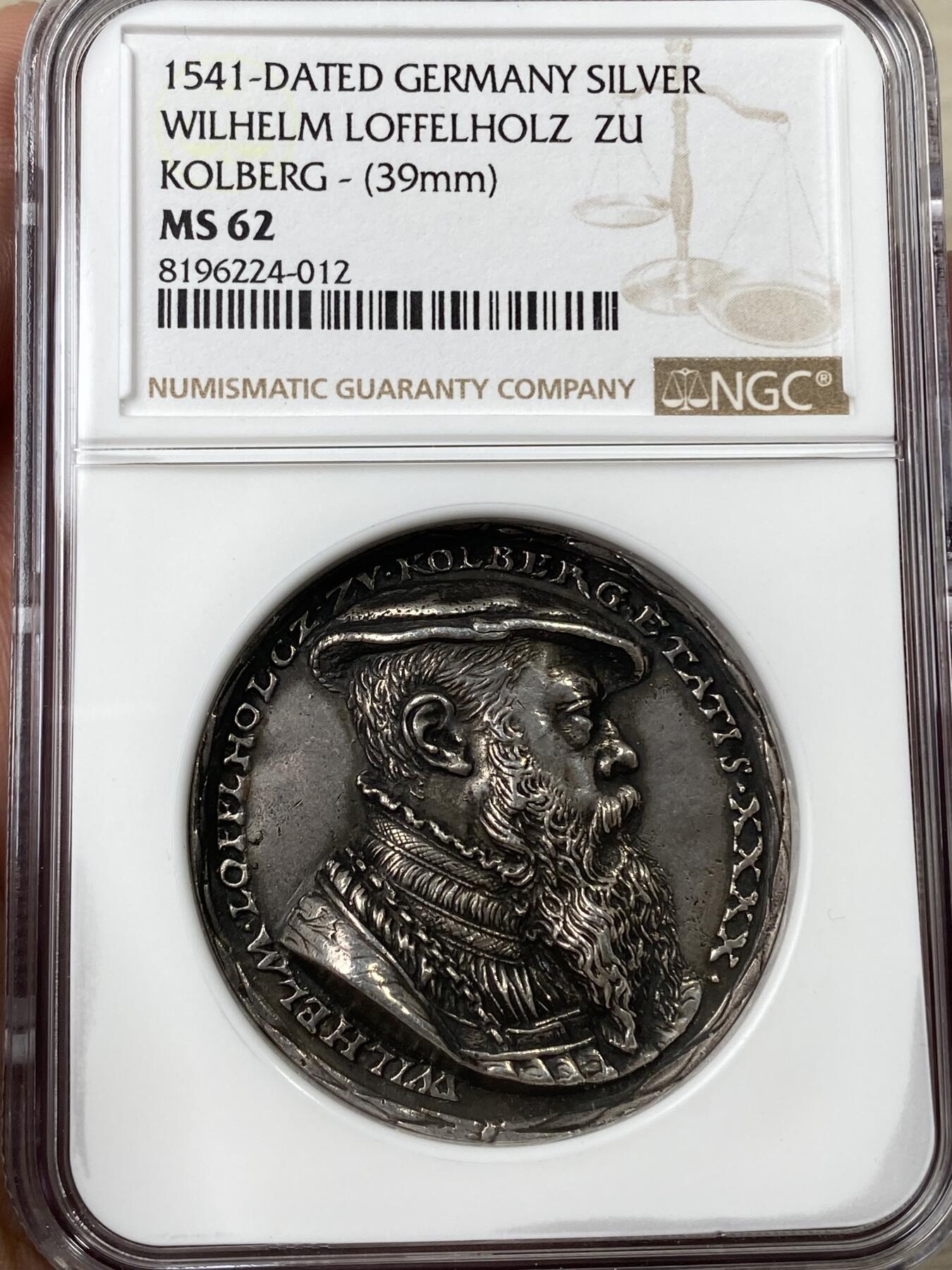 万国钱币拍卖第040期（万国2025新年大拍） NGC MS62 1541年德国纽伦堡马修斯·格贝尔颁发给威廉·洛菲尔霍茨的“德国文艺复兴大银章” 38.2MM，27.75G 威廉·洛菲尔霍茨1530年担任奥格斯堡议会的巴伐利亚议员 是优秀的政治家和贵族军阀 近500年的MS极致品相 来自德国汉堡克雷斯收藏Kress Collection601号 同款24年7月30000元