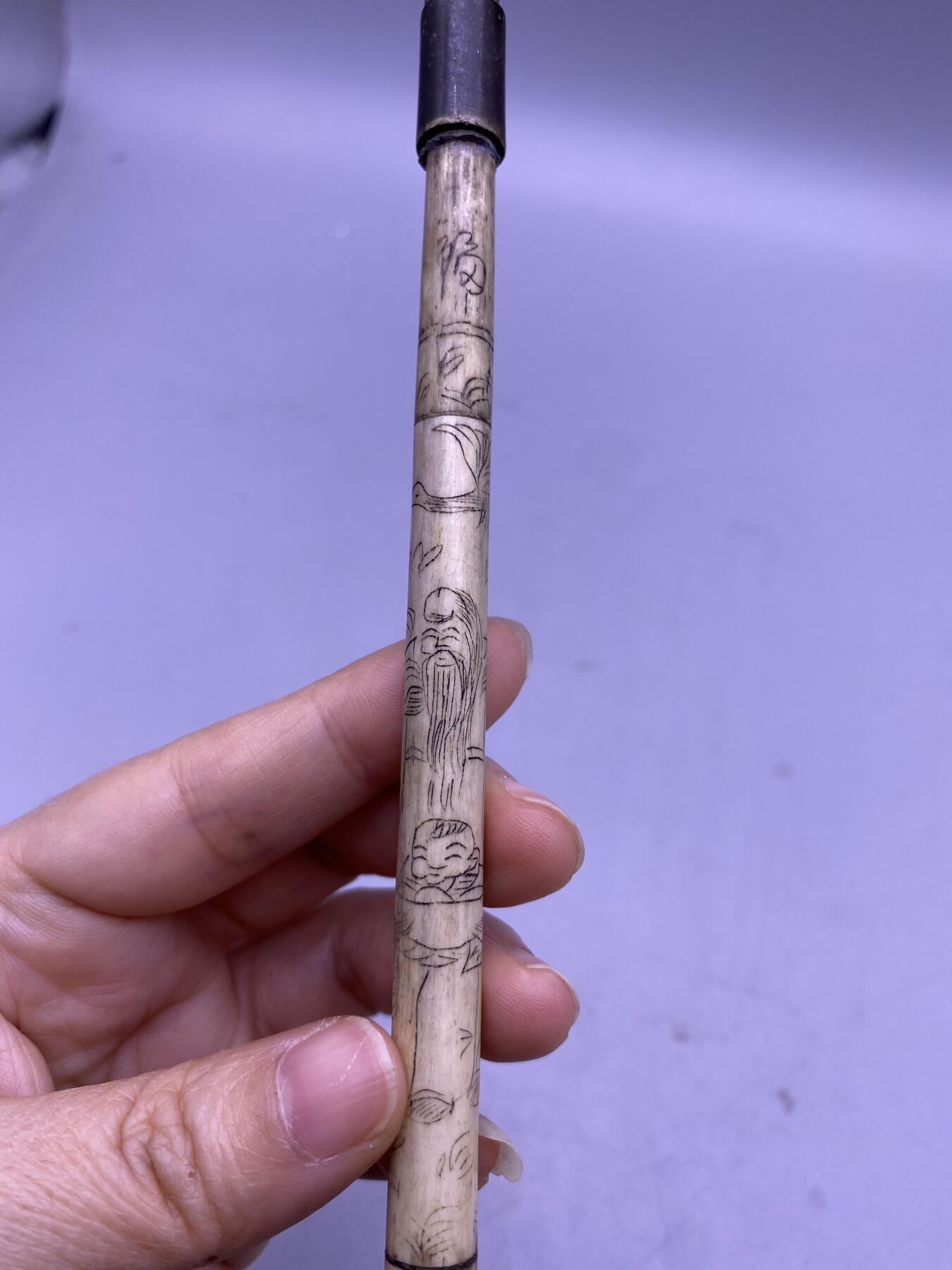 老骨雕人物烟枪，尺寸24厘米，品相如图，200包快递