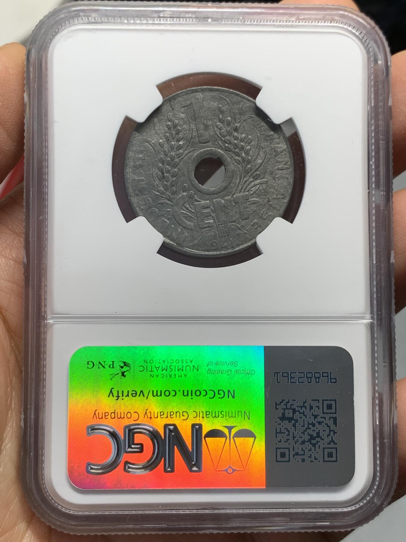 《竞宝斋》第342场 周日，周一，2场连拍 （全场包邮） NGC MS62 法属印支1941花帽1分锌币 保存非常难得