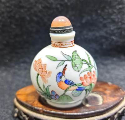 旧藏粉彩花鸟鼻烟壶，全品如图。尺寸:7.2cm.5.3cm*3.2cm - 旧藏粉彩花鸟鼻烟壶，全品如图。尺寸:7.2cm.5.3cm*3.2cm