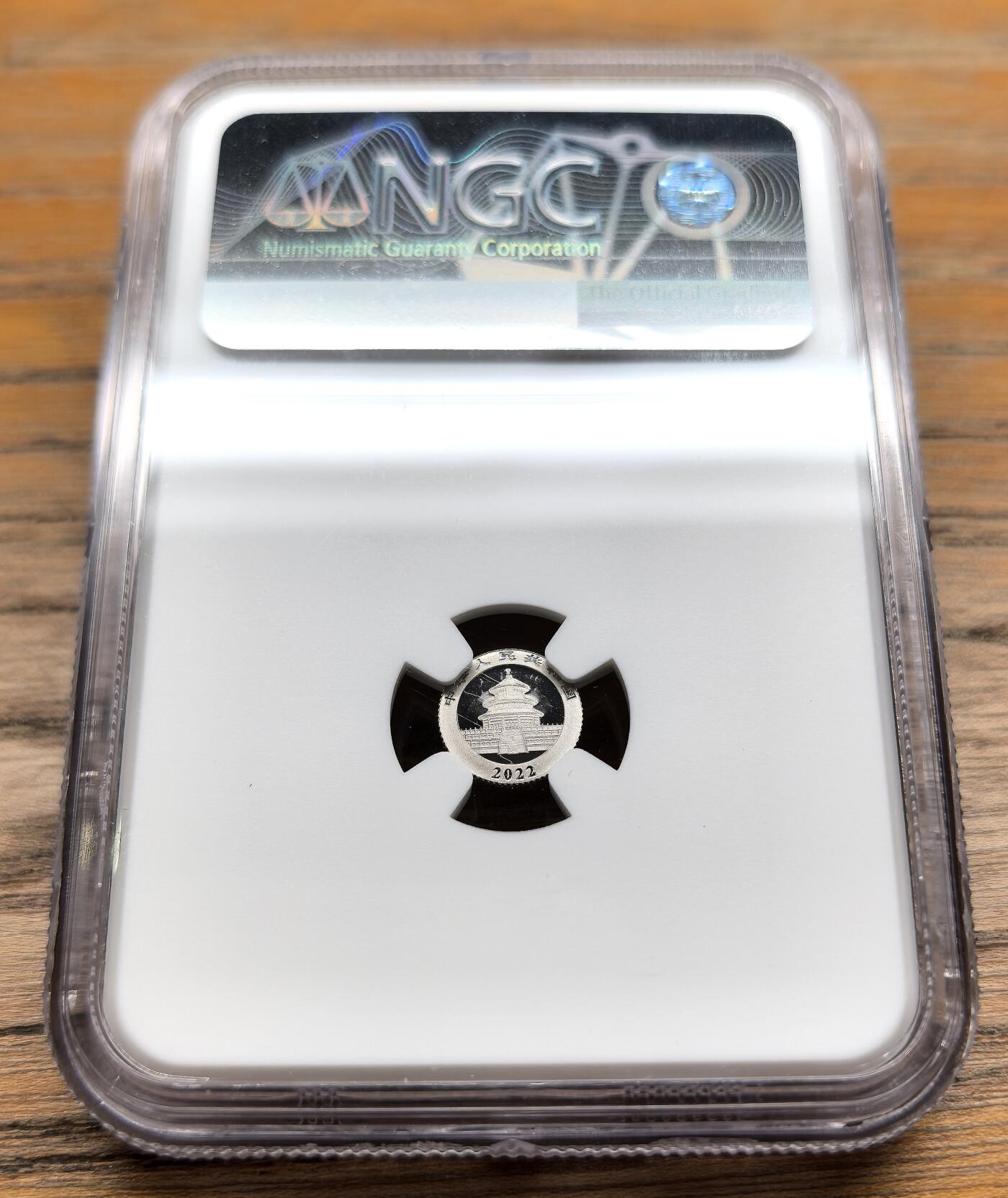 凡希社世界钱币微拍第二百九十五期 2022中国熊猫30元铂金币NGC-MS70，中国熊猫金币发行40周年纪念。
