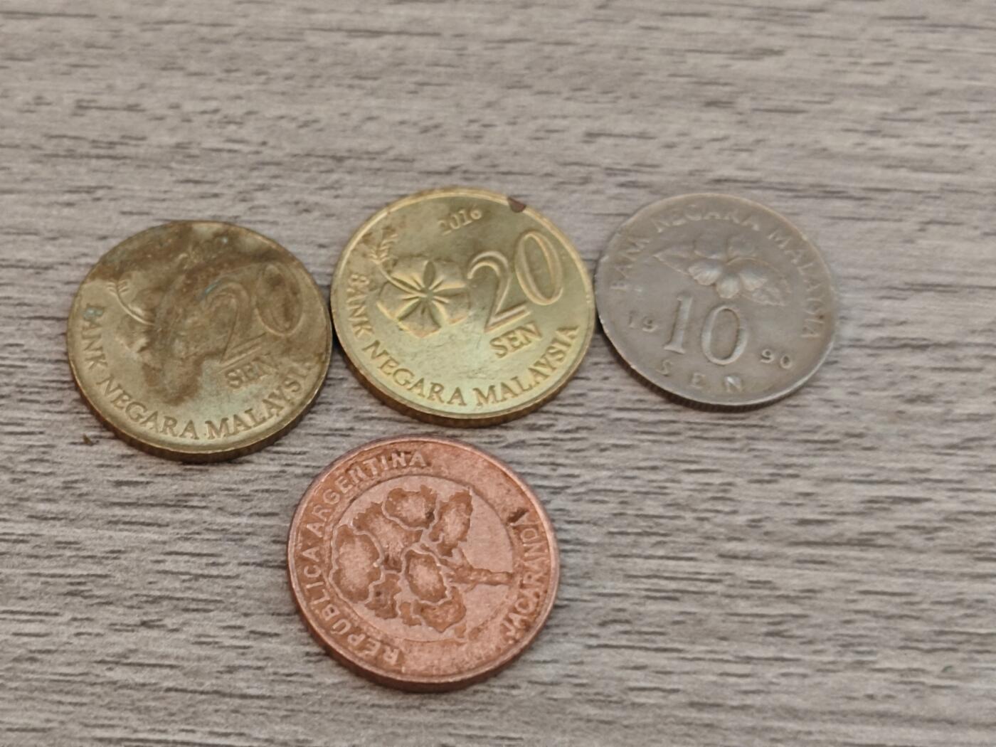 小小杂货铺22期  满五十包邮 可寄存 一元佣金 （银币、散币） 阿根廷 马来西亚四枚