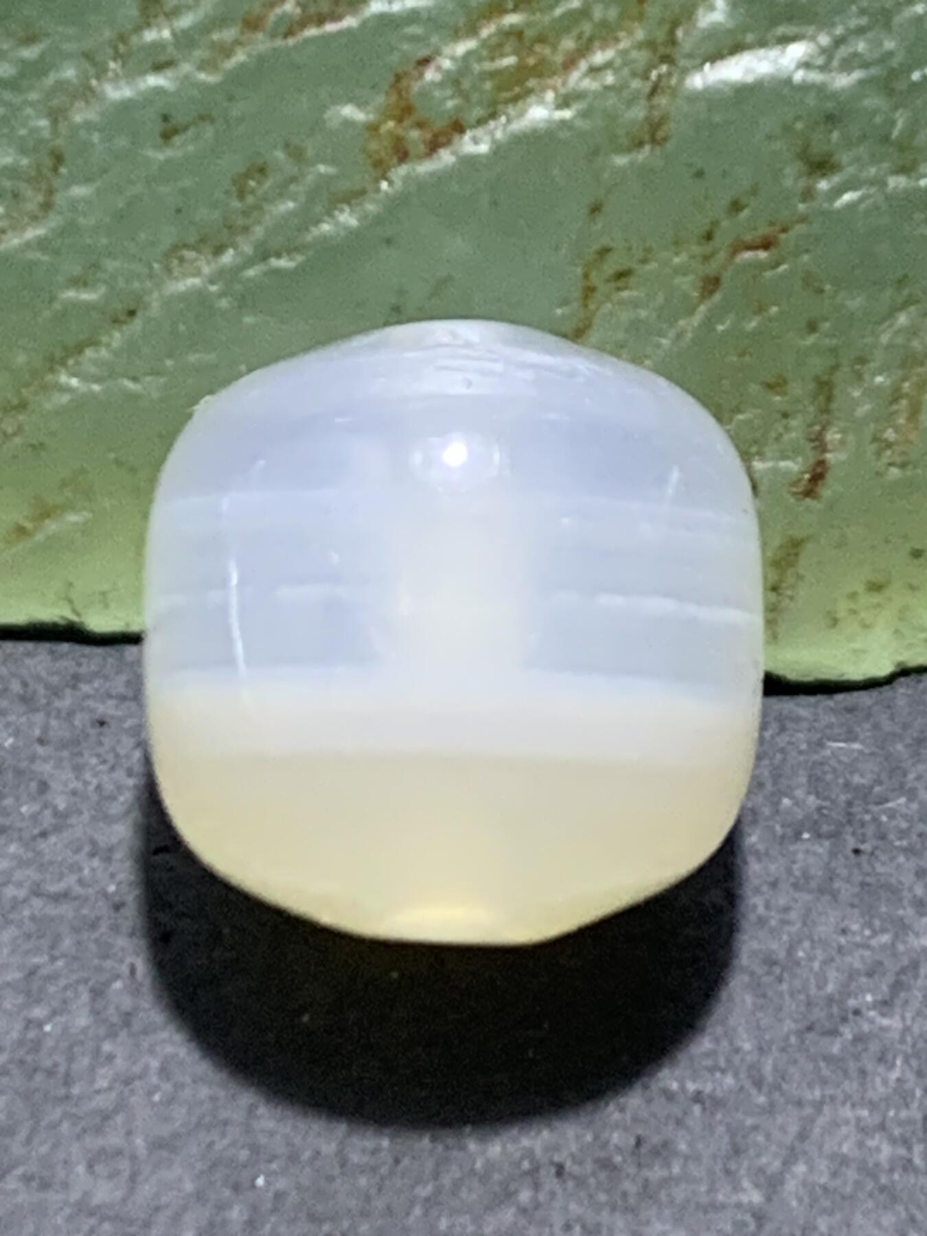 精美高玉化天地荔枝冻玛瑙老形桶珠一颗
