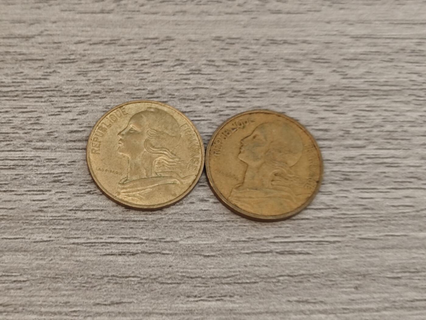 小小杂货铺22期  满五十包邮 可寄存 一元佣金 （银币、散币） 法国10生丁两枚