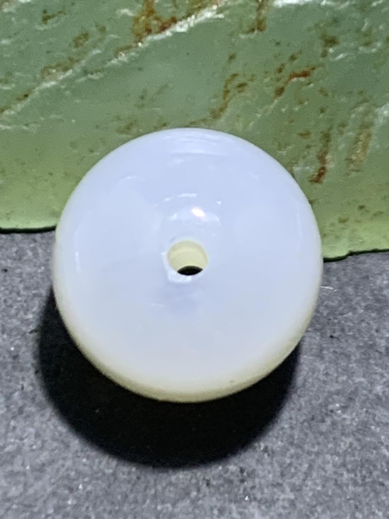 精美高玉化天地荔枝冻玛瑙老形桶珠一颗
