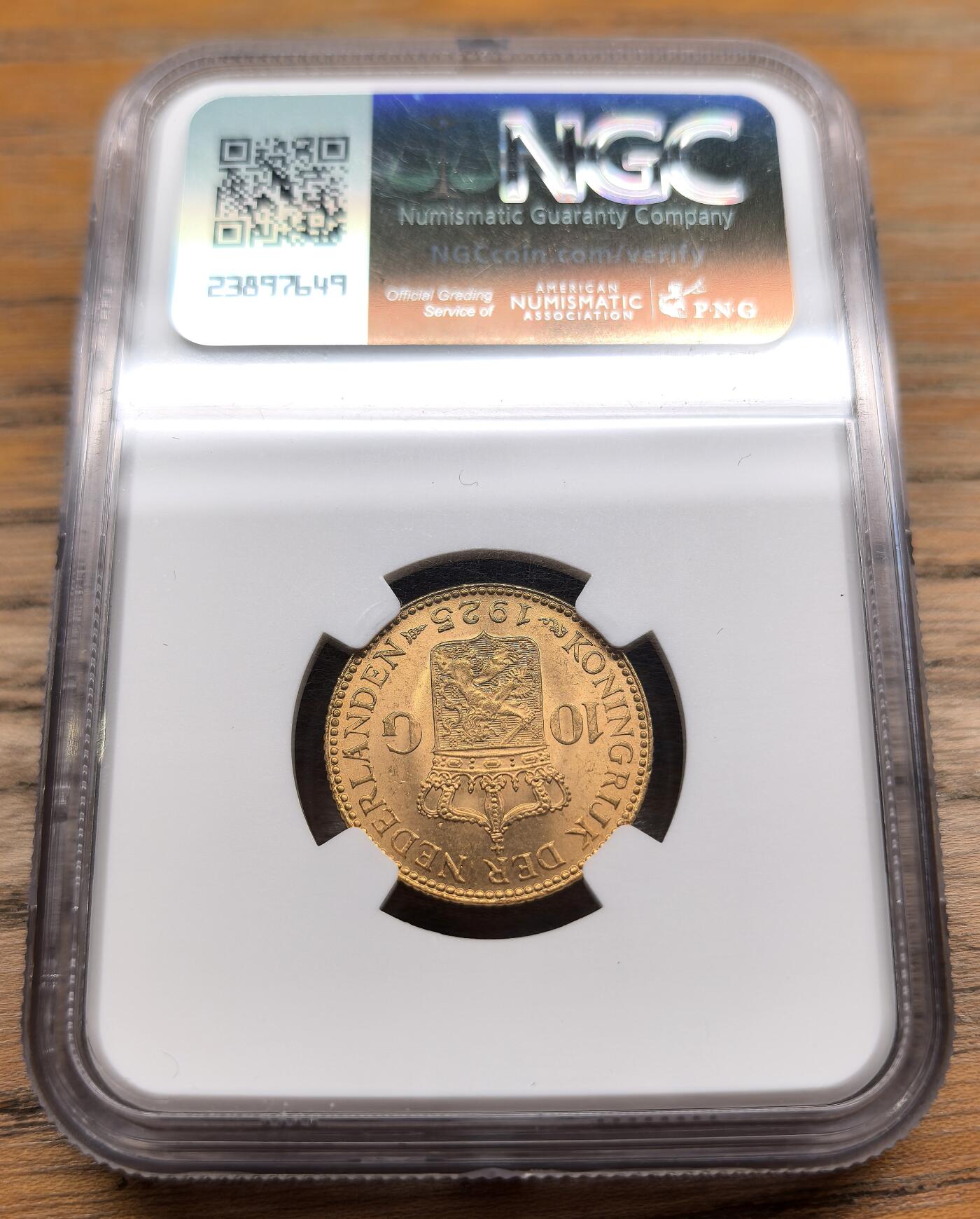 凡希社世界钱币微拍第二百九十四期 1925荷兰威廉敏娜10盾金币NGC-MS64，6.729g，900金