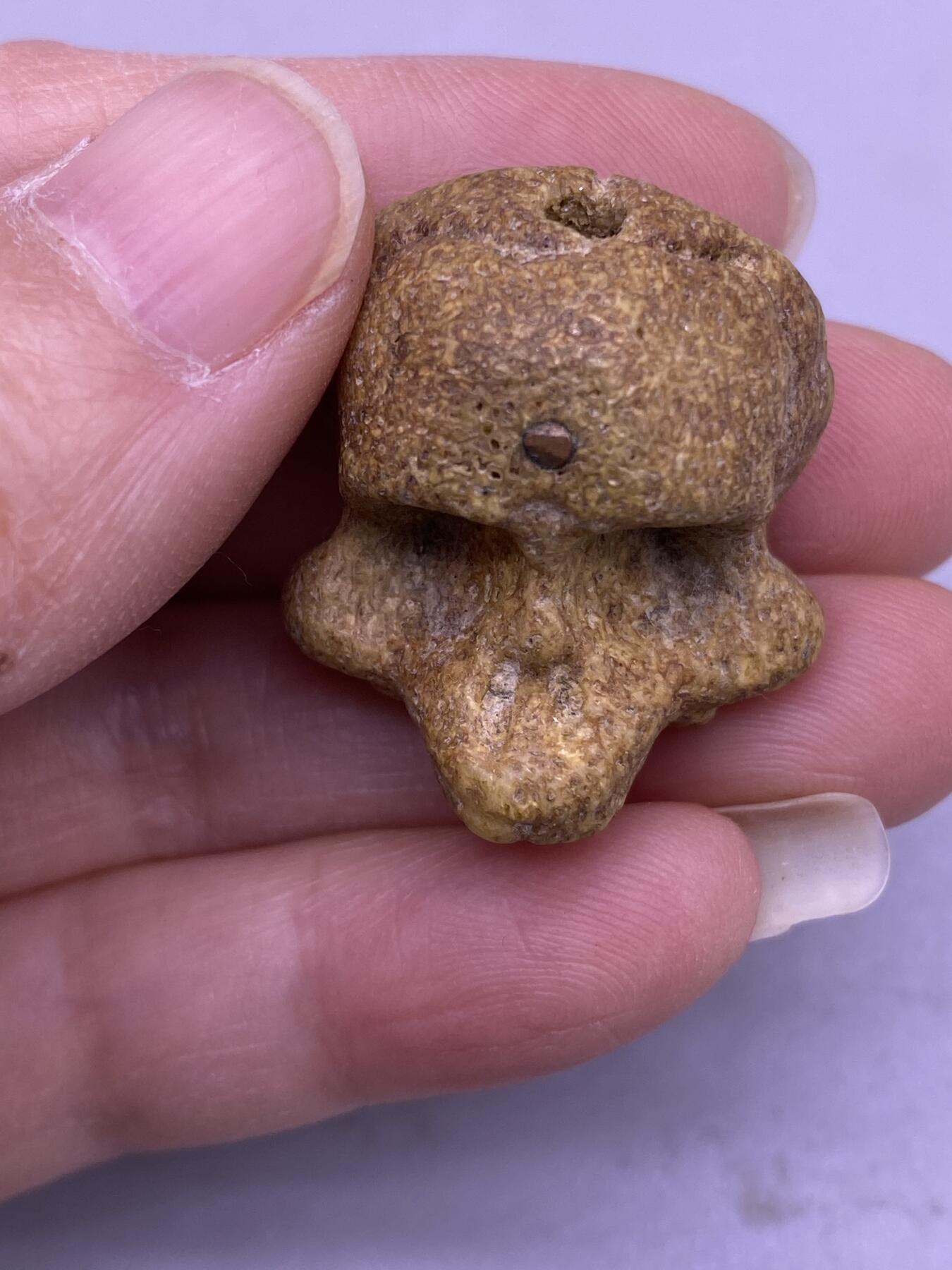 藏传骨雕尸陀林，尺寸2.4*2.3厘米，品相如图，500包快递