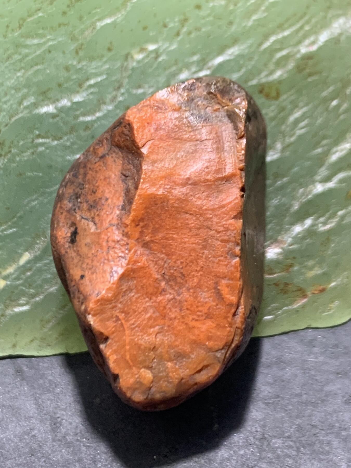 精美大开窗原皮包浆料南红玛瑙原石一颗，