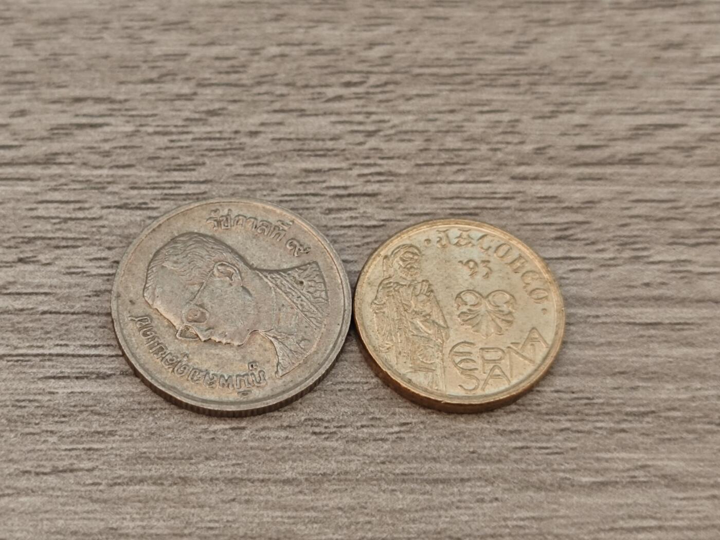 小小杂货铺22期  满五十包邮 可寄存 一元佣金 （银币、散币） 东南亚硬币两枚