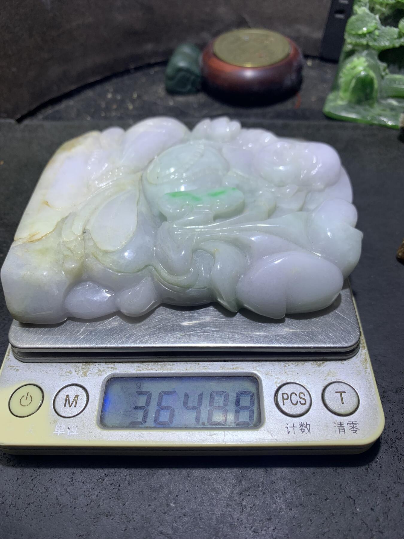 天然A货翡翠糯种飘花雕刻弥勒佛牌子摆件一个！