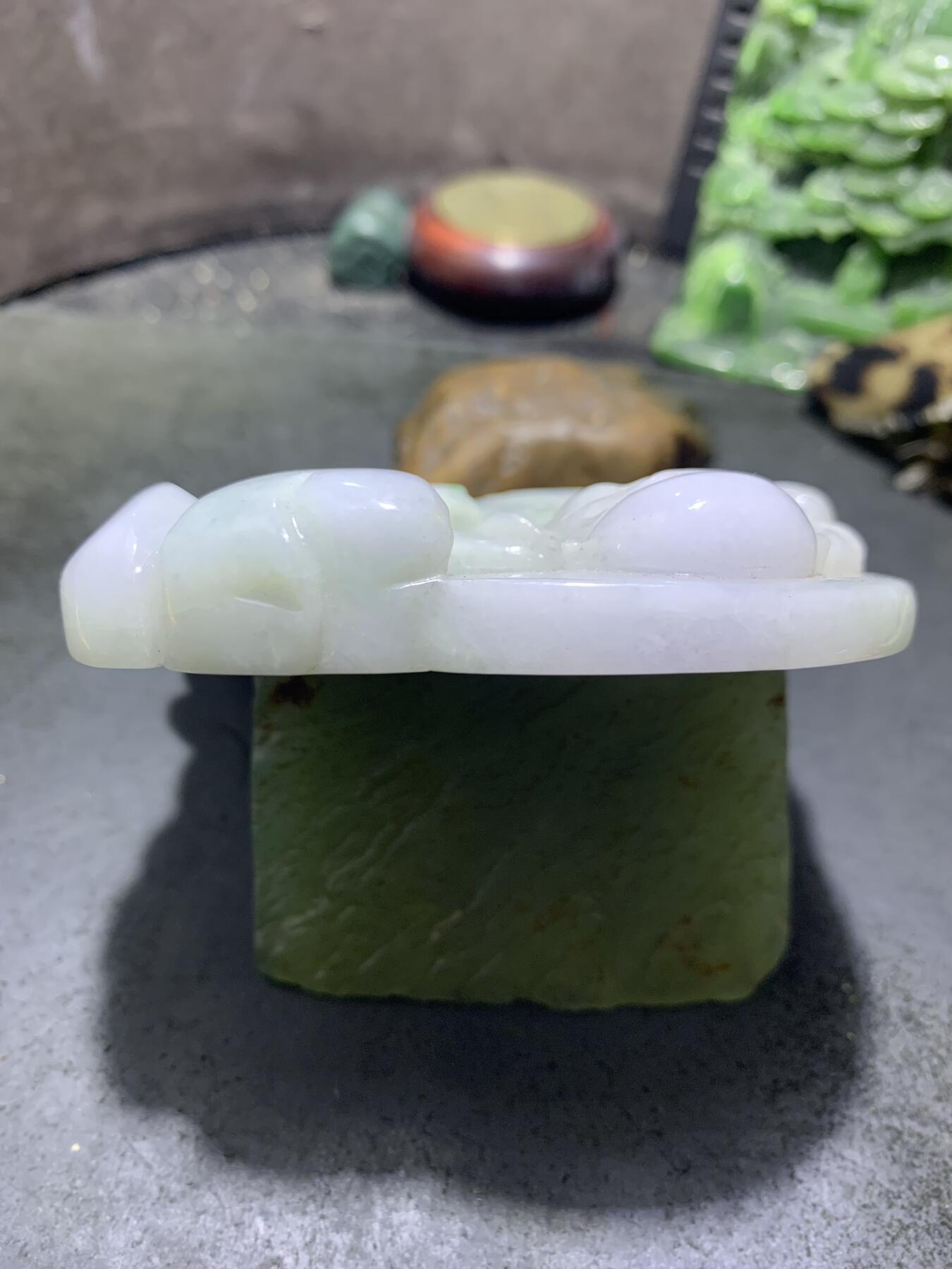 天然A货翡翠糯种飘花雕刻弥勒佛牌子摆件一个！