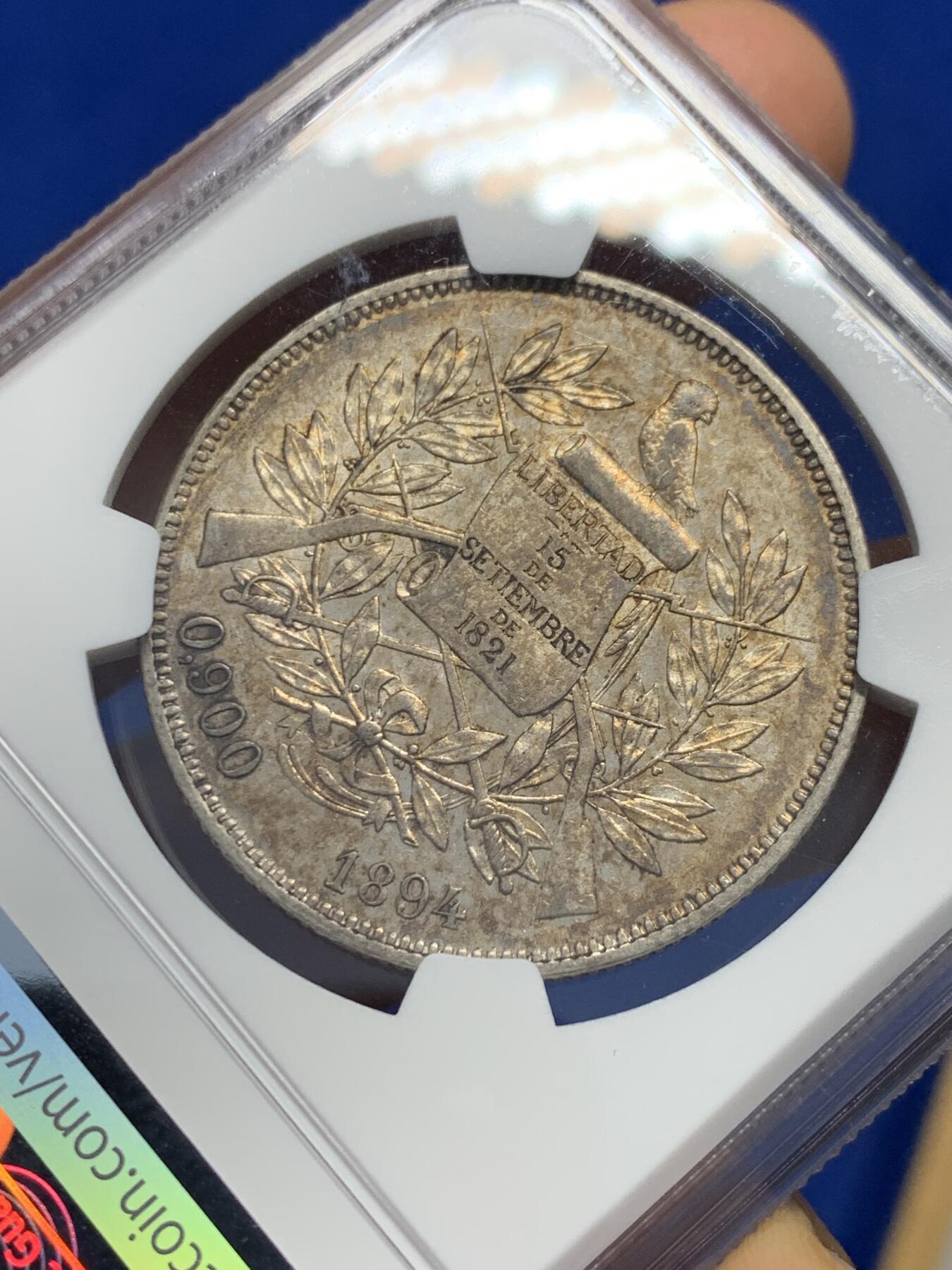 《竞宝斋》第343场 周日，周一，2场连拍 （全场包邮） NGC AU53 危地马拉 1894年 1比索 银币 漂亮的女神设计 拉丁美洲的热门品种