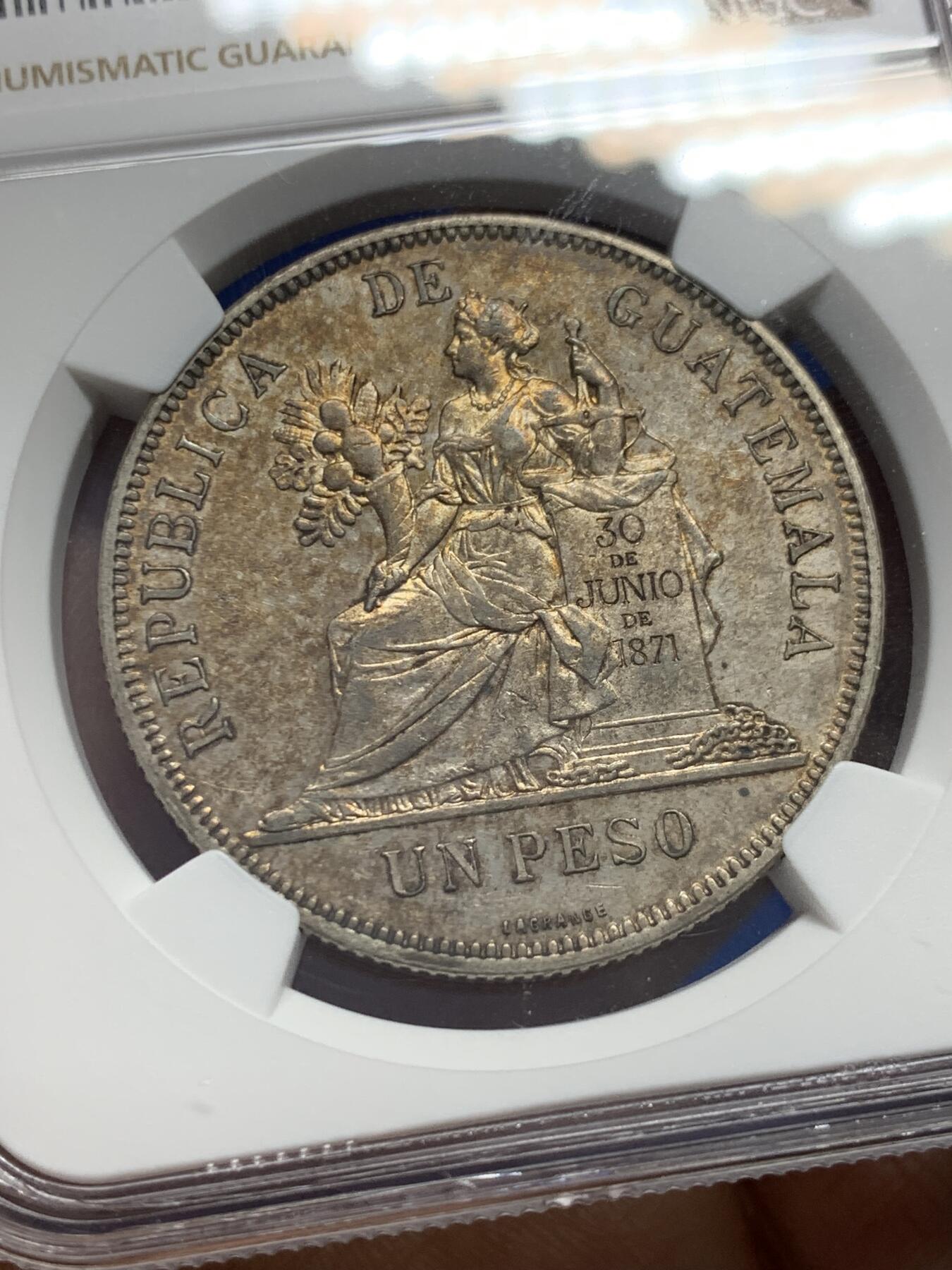 《竞宝斋》第343场 周日，周一，2场连拍 （全场包邮） NGC AU53 危地马拉 1894年 1比索 银币 漂亮的女神设计 拉丁美洲的热门品种