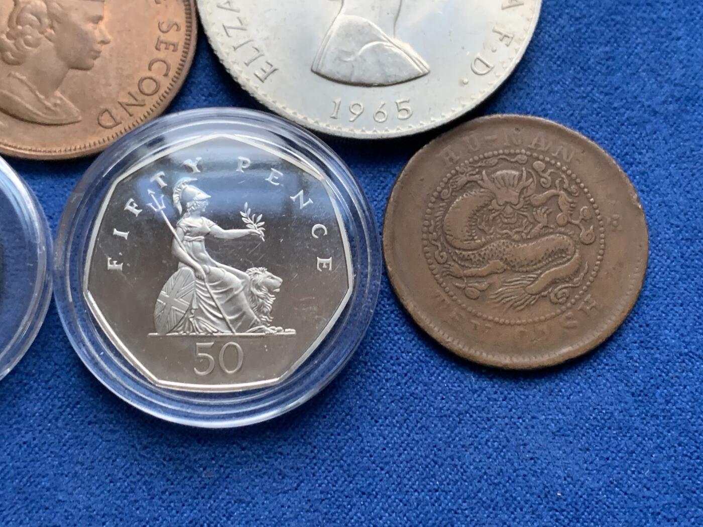《竞宝斋》第343场 周日，周一，2场连拍 （全场包邮） 6枚一组 各国散币（英国1克朗、1先令、50便士；泽西岛便士、中国10文铜币，细节见图）