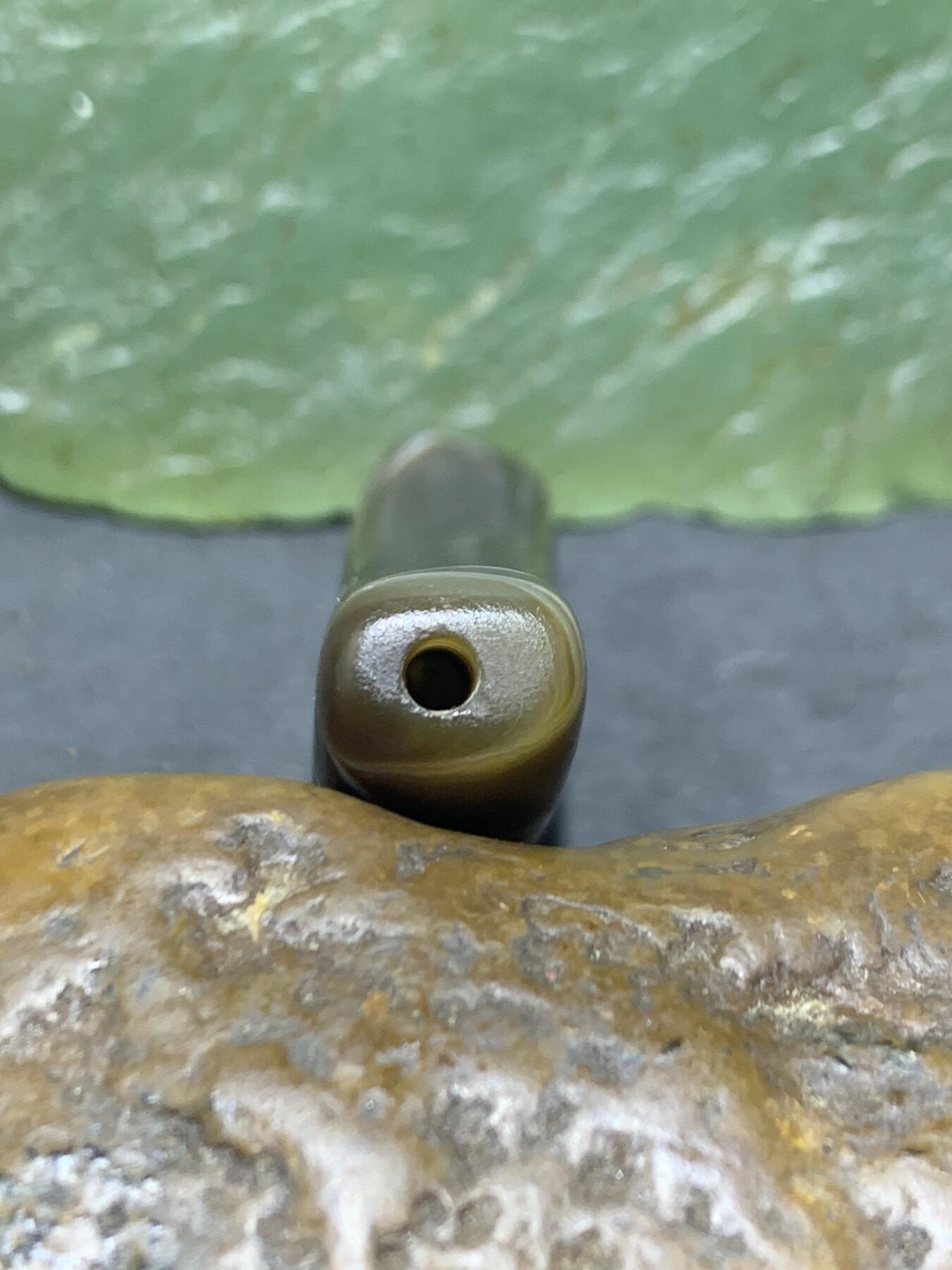 精美高玉化天眼纹风化纹缠丝玛瑙锁骨坠，（牛角珠）一颗