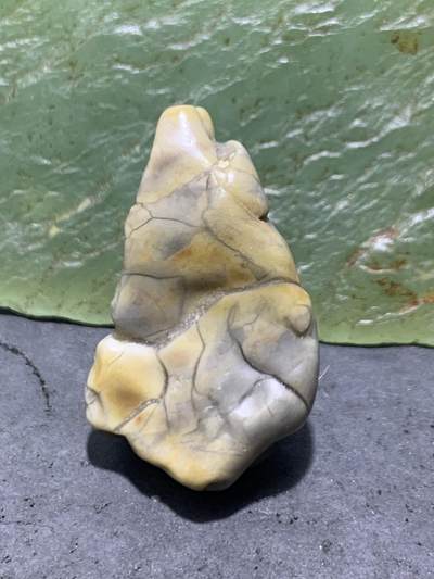 精美天然阿拉善戈壁罕见龟裂纹彩玉原石一颗， - 精美天然阿拉善戈壁罕见龟裂纹彩玉原石一颗，
