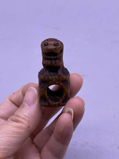 老木雕狮子烟宠，尺寸4厘米，品相如图，450包快递 - 老木雕狮子烟宠，尺寸4厘米，品相如图，450包快递