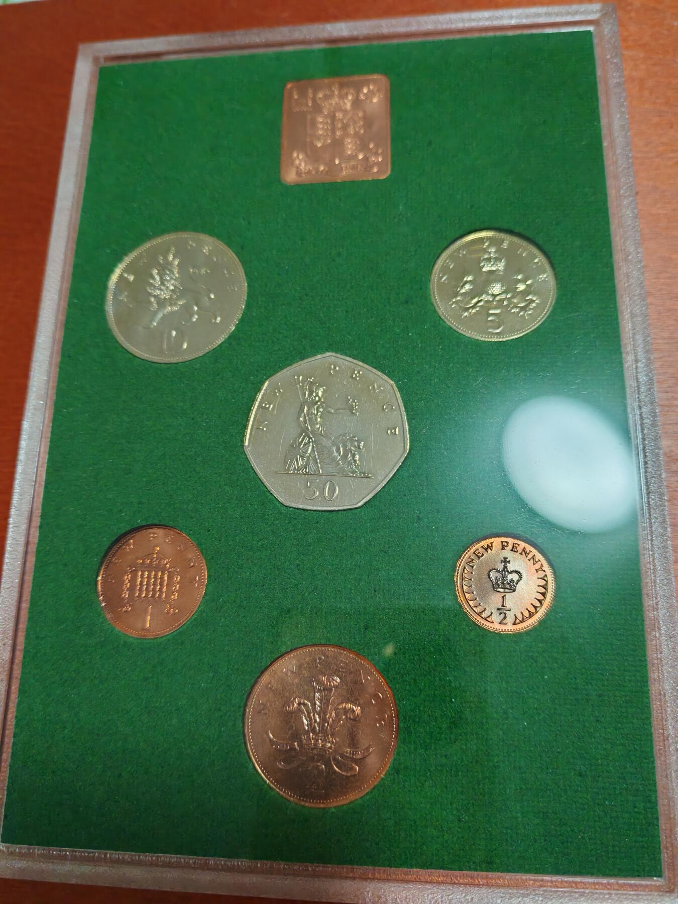 长老汇龙年精选第四十场拍卖 1975英国十进制套币6枚，原盒带外纸