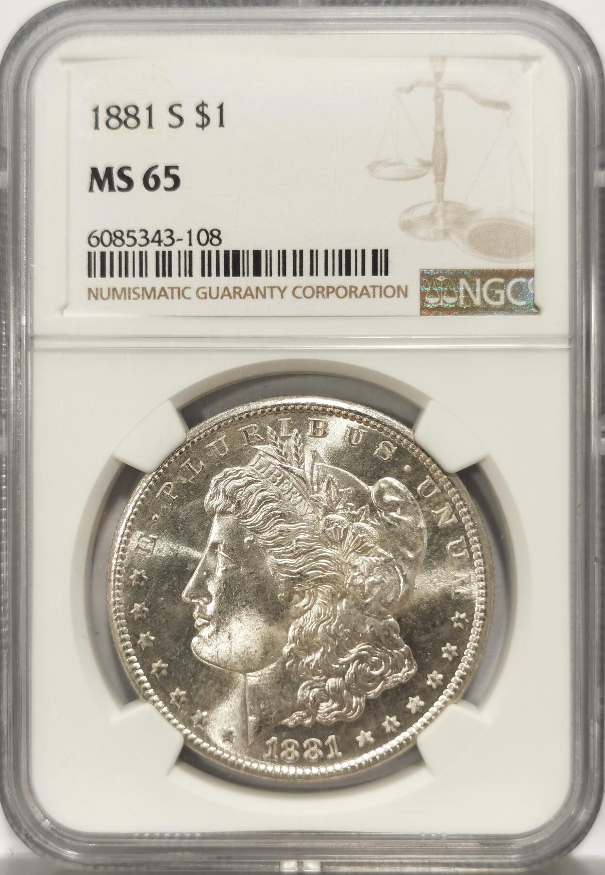 博洋堂世界钱币拍卖第106期（全场包邮） 美国1881年摩根银币S版NGC-MS65，原汁原味老包浆，包浆醇厚，打制精美，币面清爽干净又漂亮，车轮十字转光，状态一流。