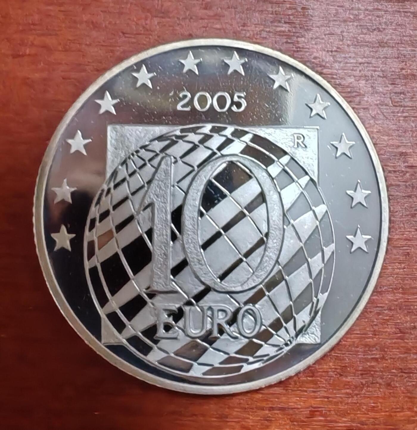 长老汇龙年精选第四十场拍卖 2005意大利欧洲和平与自由10欧元精制银币，币中币