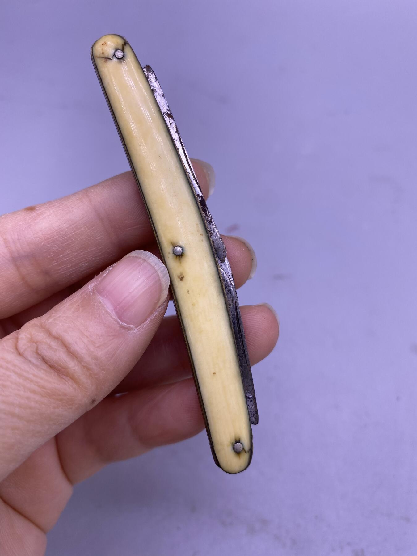 小刀，尺寸8厘米，品相如图，400包快递