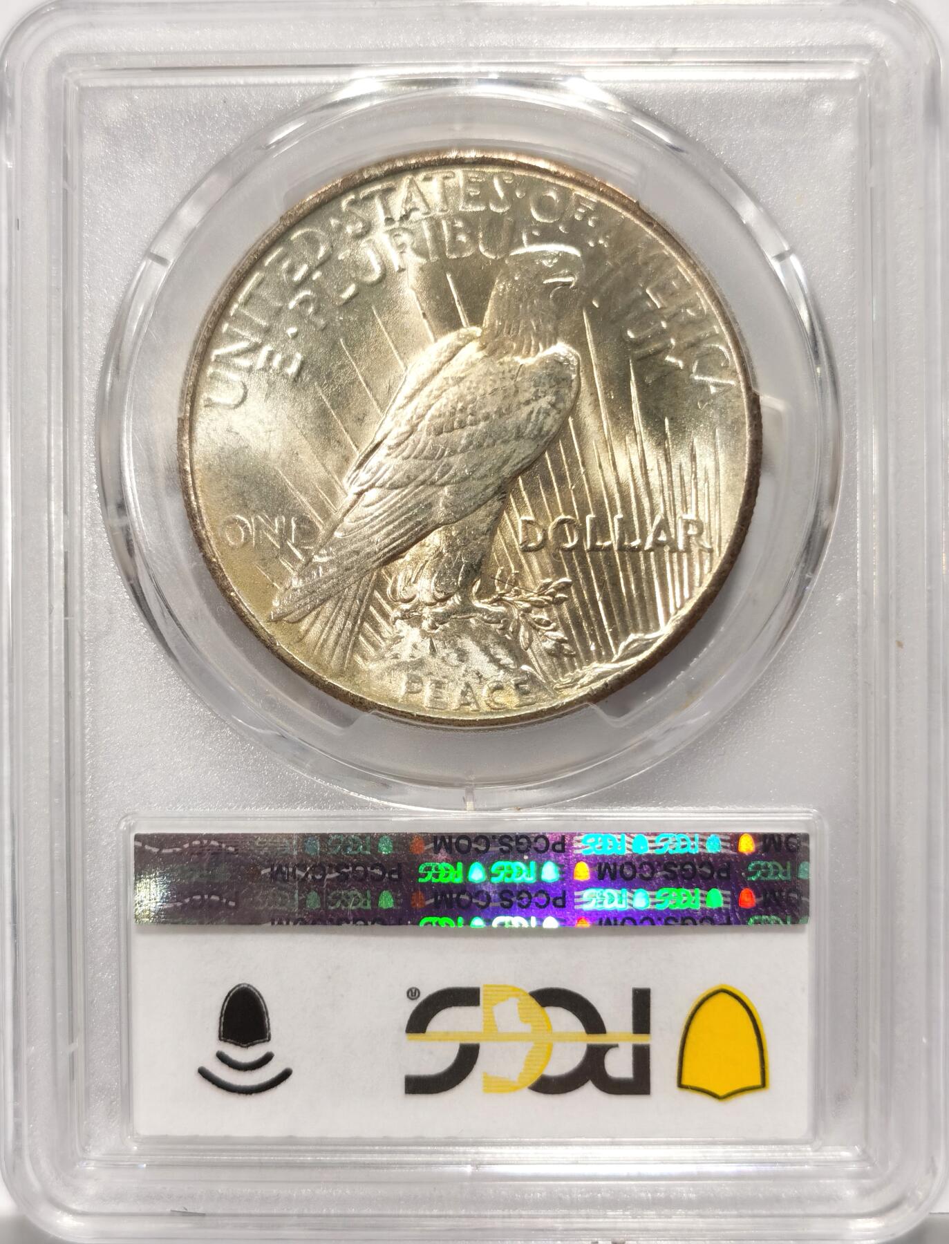 博洋堂世界钱币拍卖第106期（全场包邮） 美国1925年和平银元P版PCGS-MS65，原汁原味老包浆，包浆醇厚润泽又犀利，车轮十字光，币面清爽干净又漂亮，打制精美，状态一流，市场上比较少见的年份，PC老盒严评无官网图。