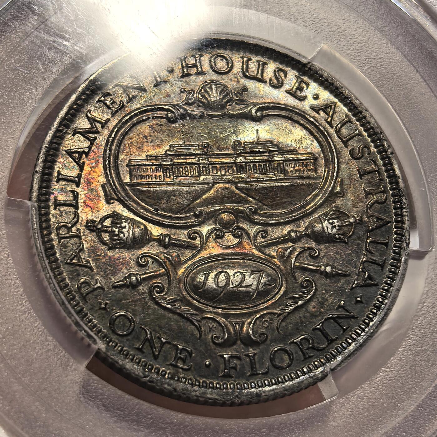 博洋堂世界钱币拍卖第106期（全场包邮） PCGS MS63 1927年澳大利亚议会大厦纪念2先令银币，无与伦比的正反酱五彩包浆，这个品种所见绝大多数都是白币，能有这种彩实属鬼斧神工，麦稀奇同分白币曾有750元成交记录