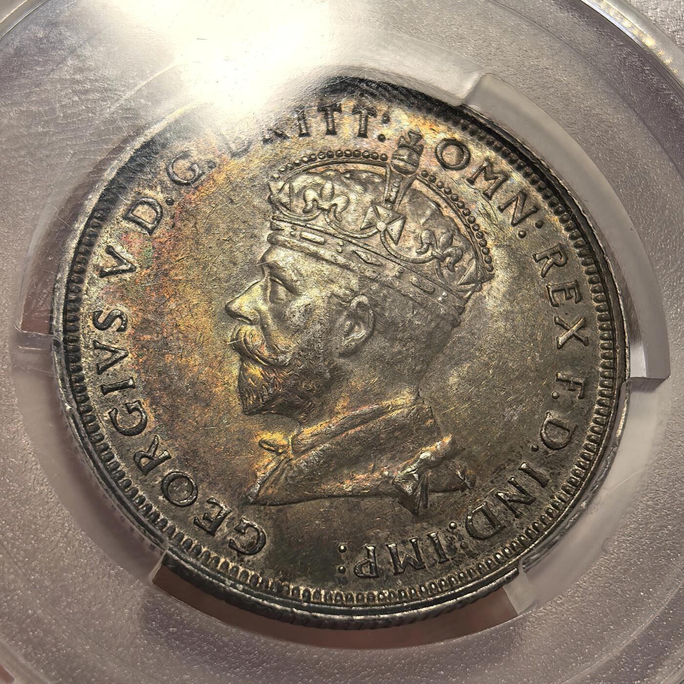 博洋堂世界钱币拍卖第106期（全场包邮） PCGS MS63 1927年澳大利亚议会大厦纪念2先令银币，无与伦比的正反酱五彩包浆，这个品种所见绝大多数都是白币，能有这种彩实属鬼斧神工，麦稀奇同分白币曾有750元成交记录