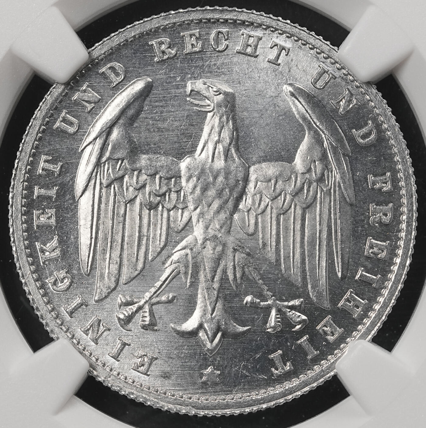 修遠堂世界钱币第五十三期 全场包邮 NGC评级 1923年魏玛政府200，500马克铝币两枚