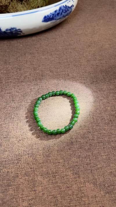 证书编号0372  好几年前存下来的天然老坑俄碧玉粉绿6乘5手链设计，绝版粉绿肉细无黑点，，亏本清仓肉细色辣，精工老型夹层料脂粉足足，密度过眼过灯，色辣纯粹均匀，真的可以长期配戴或者叠戴！ -  证书编号0372  好几年前存下来的天然老坑俄碧玉粉绿6乘5手链设计，绝版粉绿肉细无黑点，，亏本清仓肉细色辣，精工老型夹层料脂粉足足，密度过眼过灯，色辣纯粹均匀，真的可以长期配戴或者叠戴！