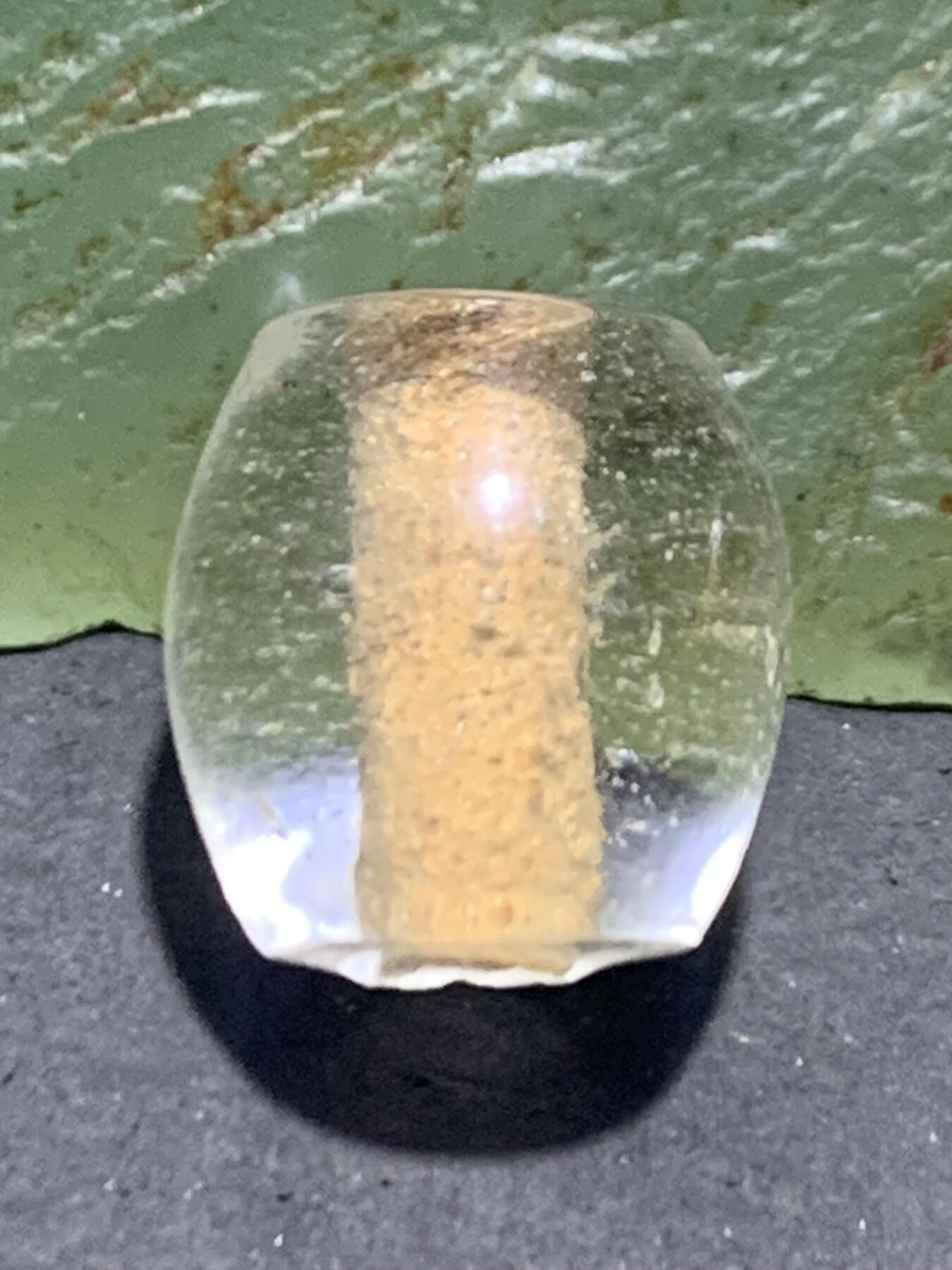 建国前后库存仿白水晶琉璃桶珠一颗，