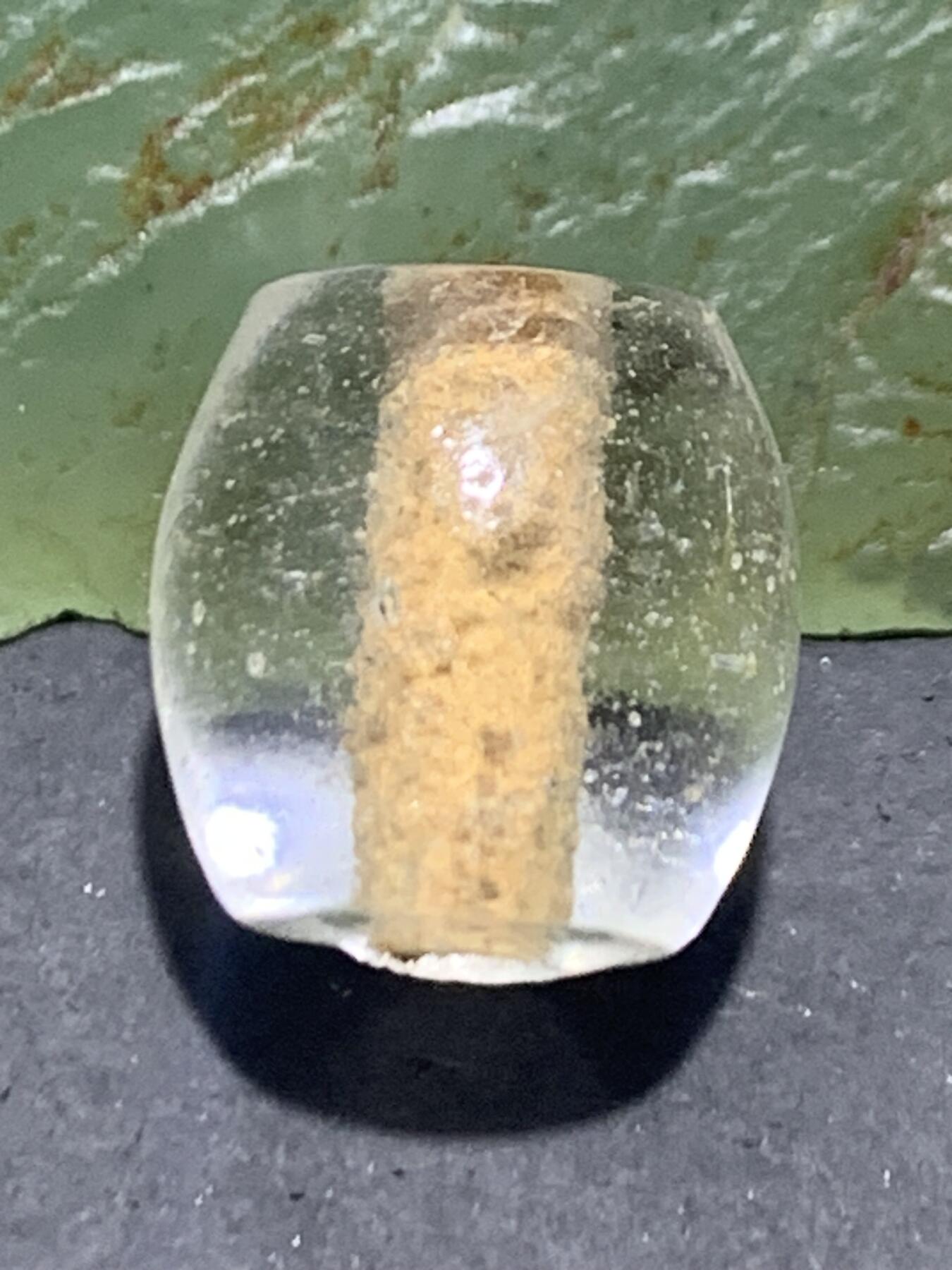 建国前后库存仿白水晶琉璃桶珠一颗，