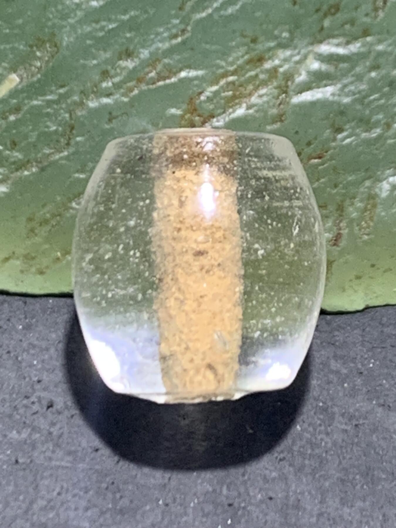 建国前后库存仿白水晶琉璃桶珠一颗，