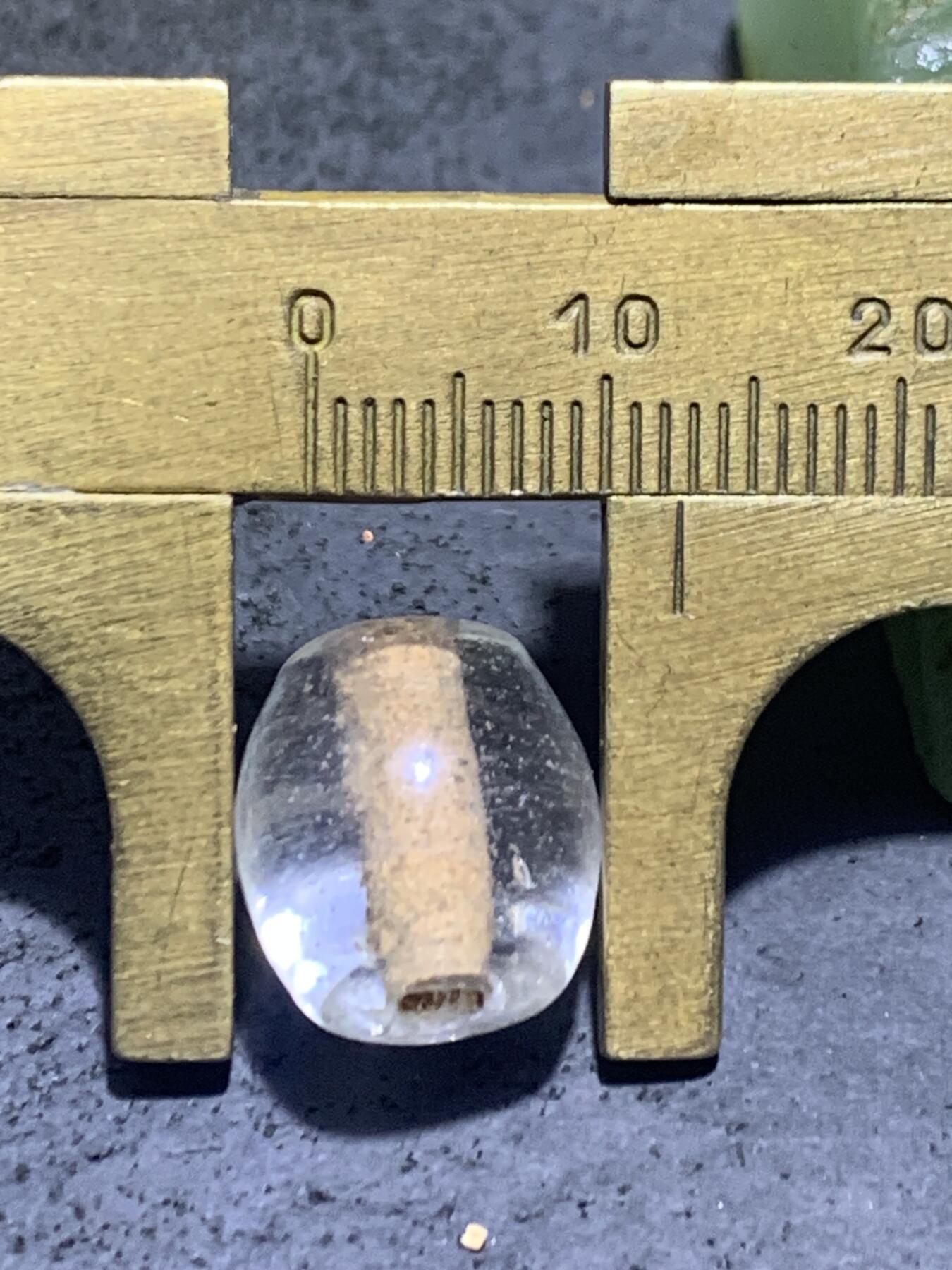 建国前后库存仿白水晶琉璃桶珠一颗，