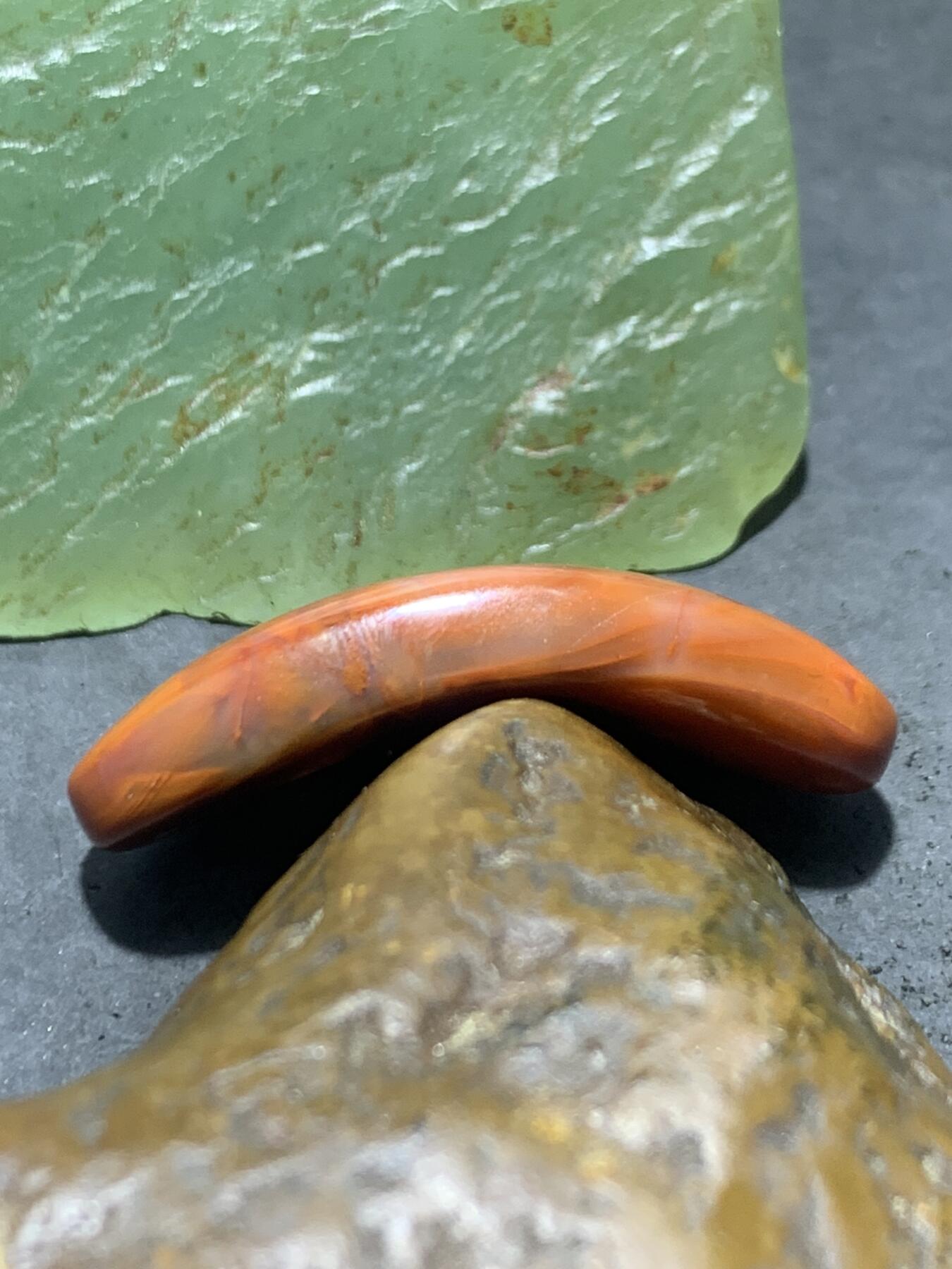 精美川料柿子红火焰纹南红玛瑙手牌配饰一个，