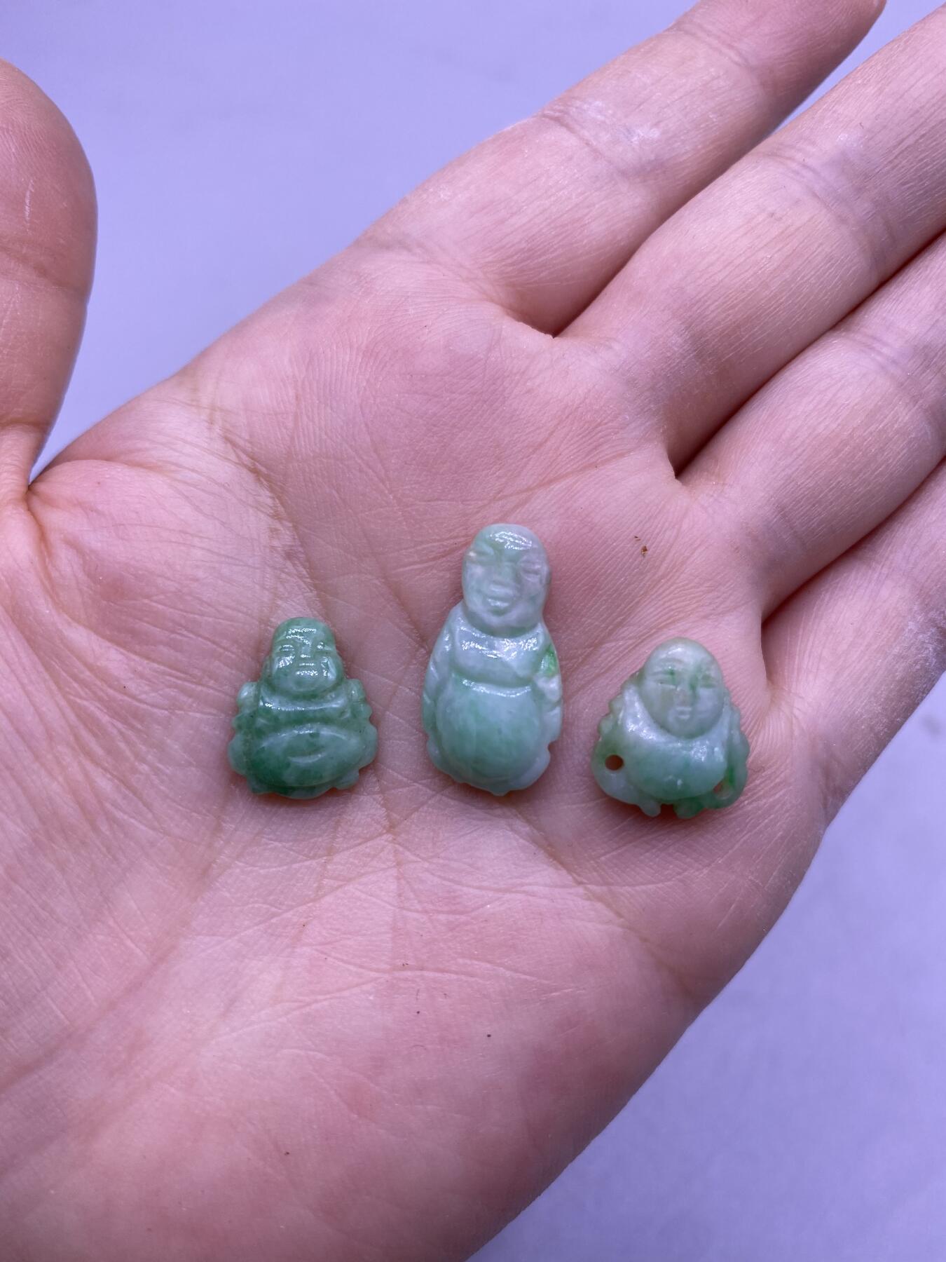 老翡翠佛13尊，尺寸1.2-2.6厘米，品相如图，400包快递