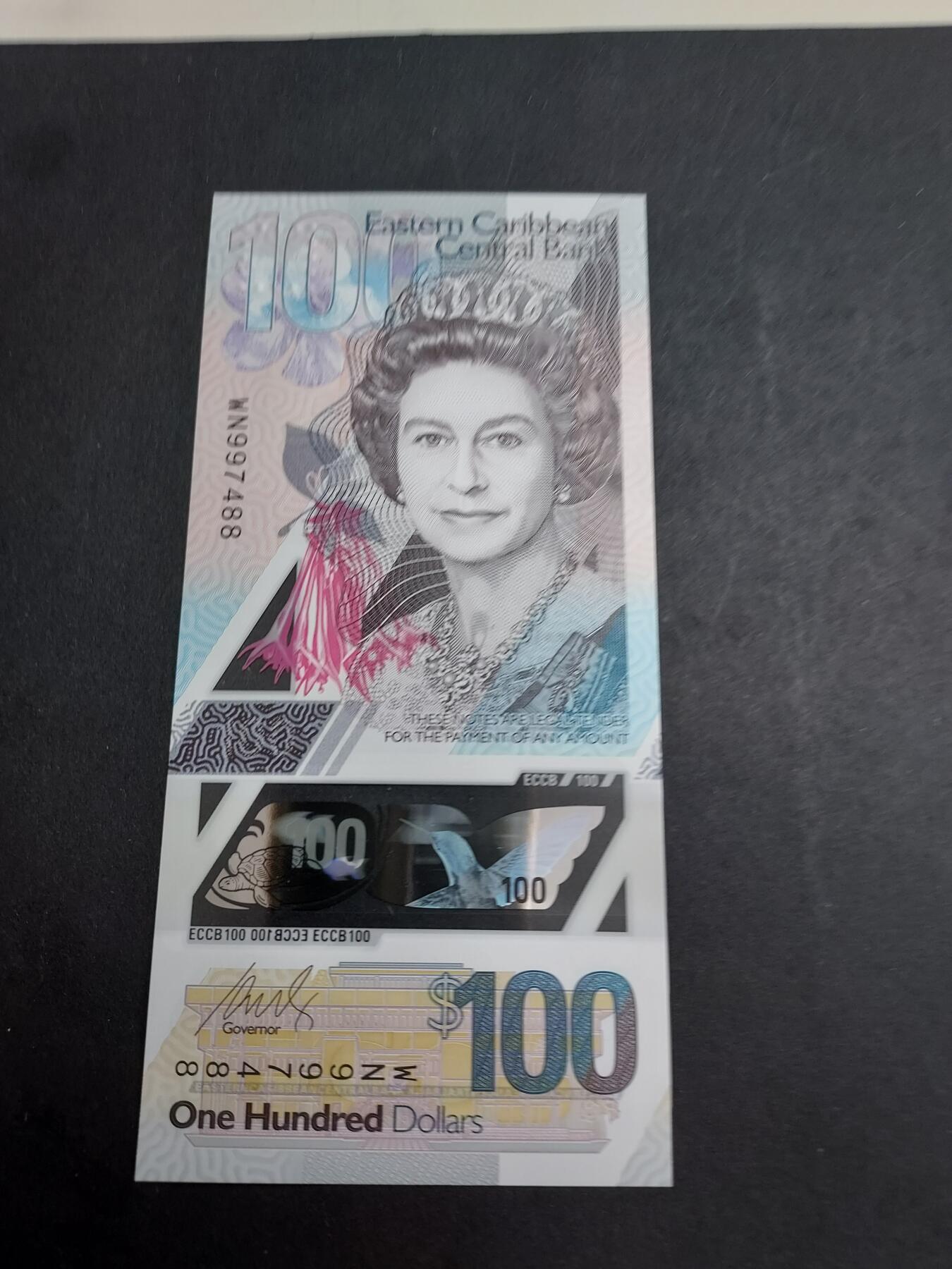 博彦收藏 7月3日 8点钱币专场 东加勒比 100元 女皇塑料钞 UNC 