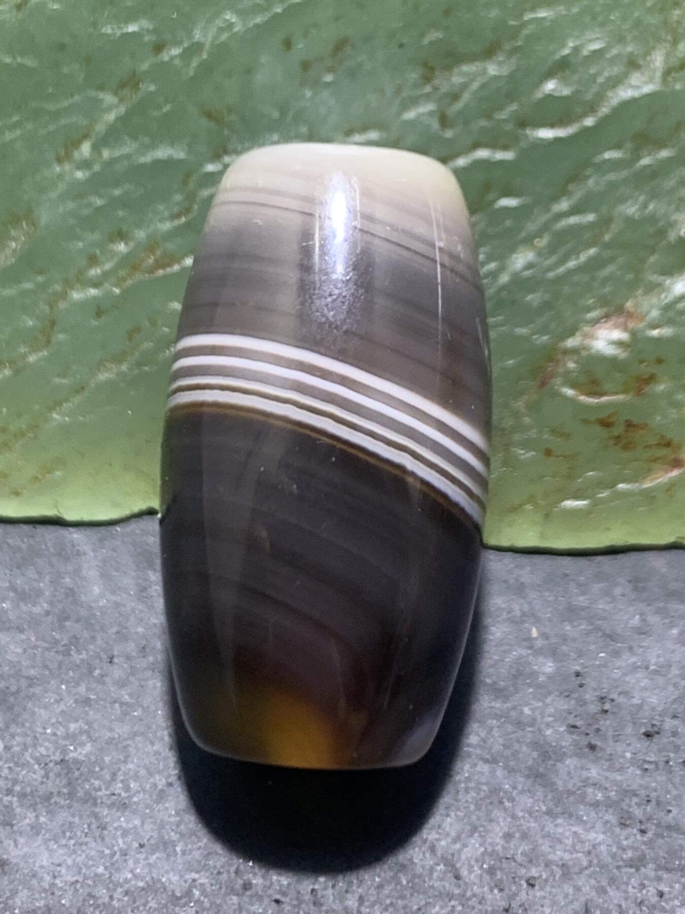 精美高玉化一线天地缠丝玛瑙桶珠一颗，